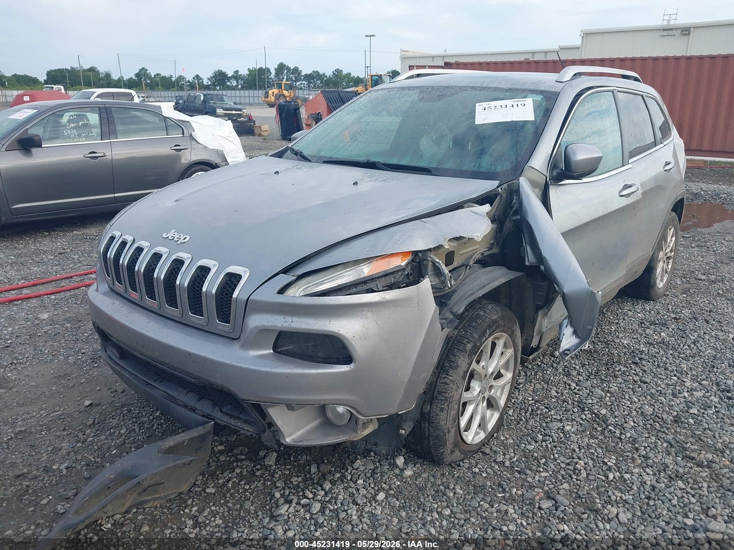 2014 Jeep Cherokee Latitude Silver vin: 1C4PJLCS0EW171166