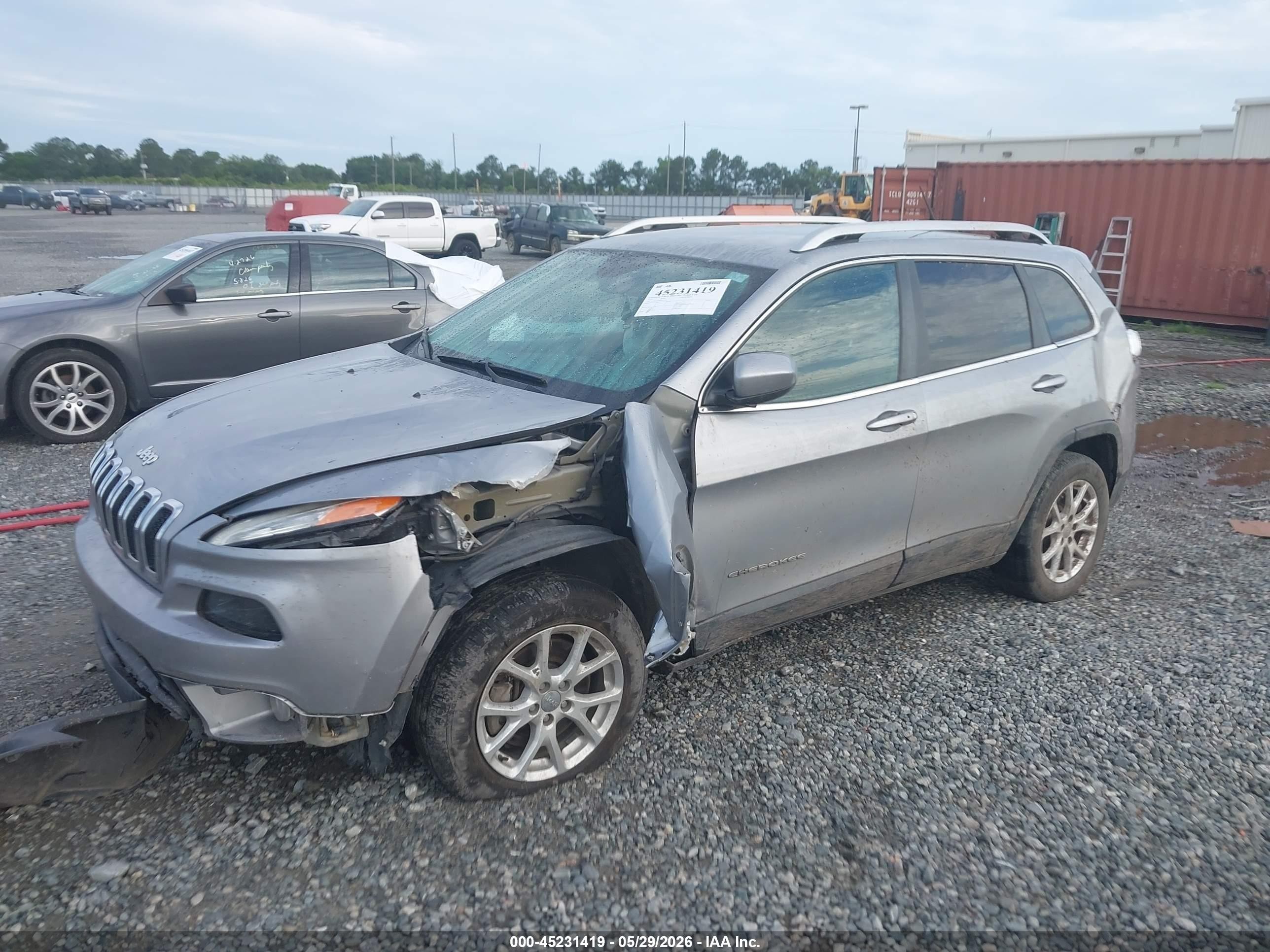 2014 Jeep Cherokee Latitude Silver vin: 1C4PJLCS0EW171166