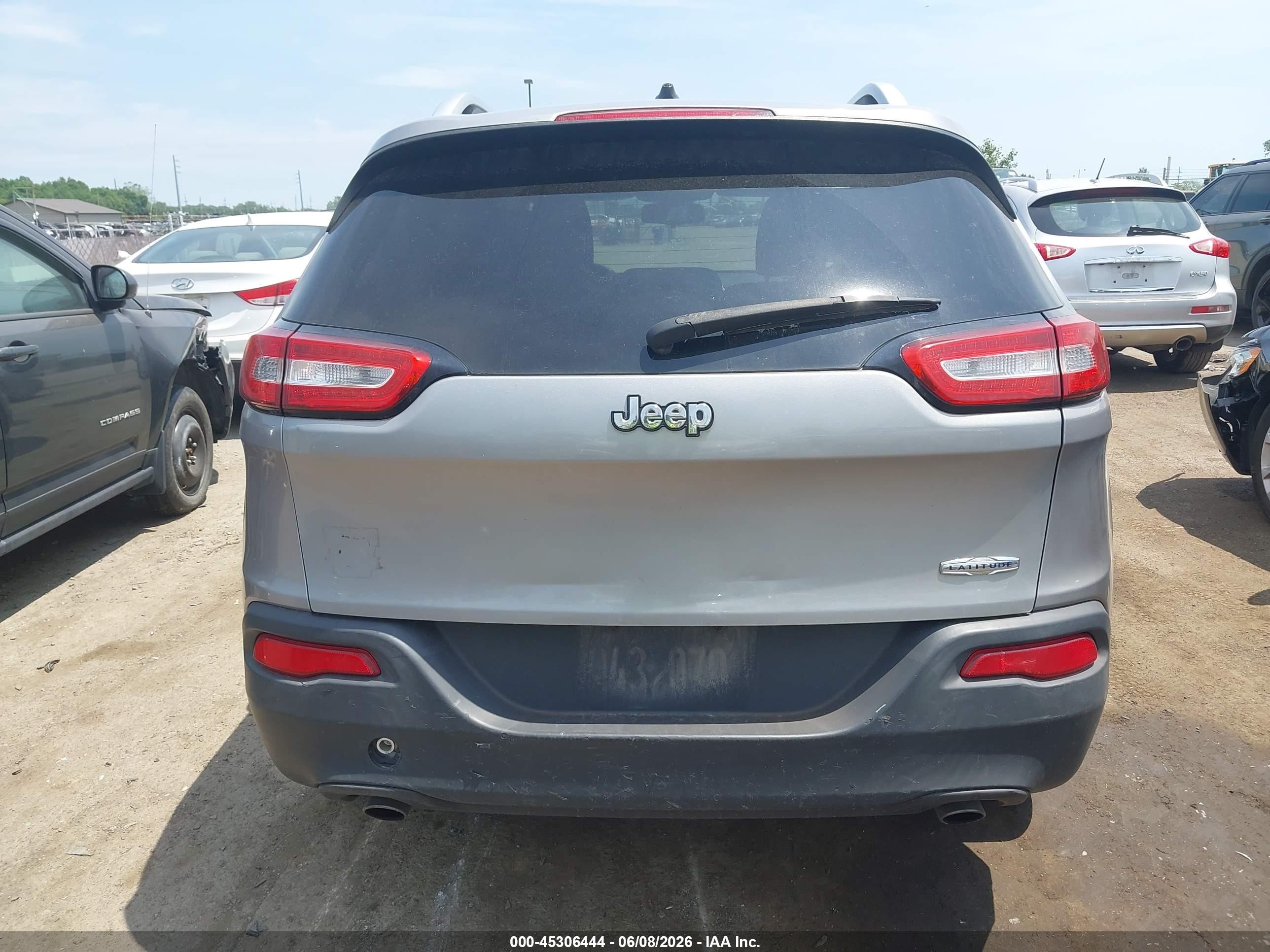2014 Jeep Cherokee Latitude Gray vin: 1C4PJLCS0EW206594