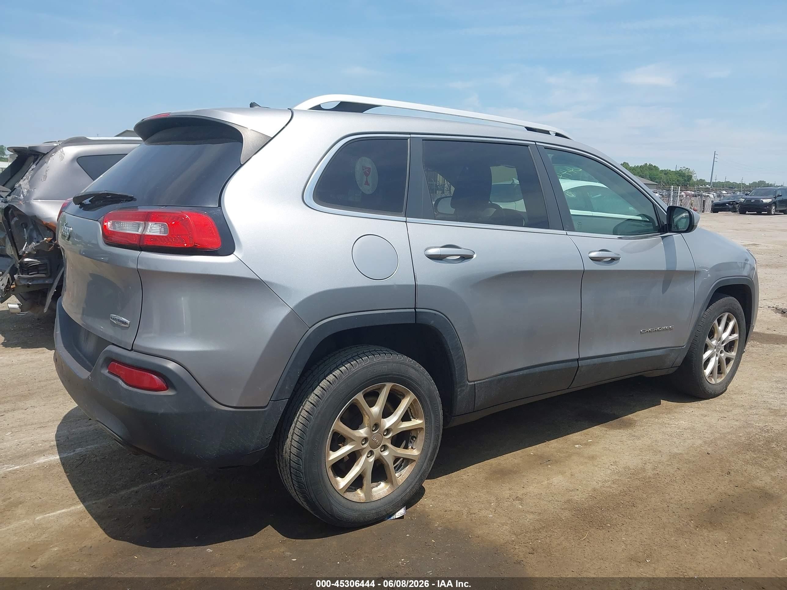 2014 Jeep Cherokee Latitude Gray vin: 1C4PJLCS0EW206594