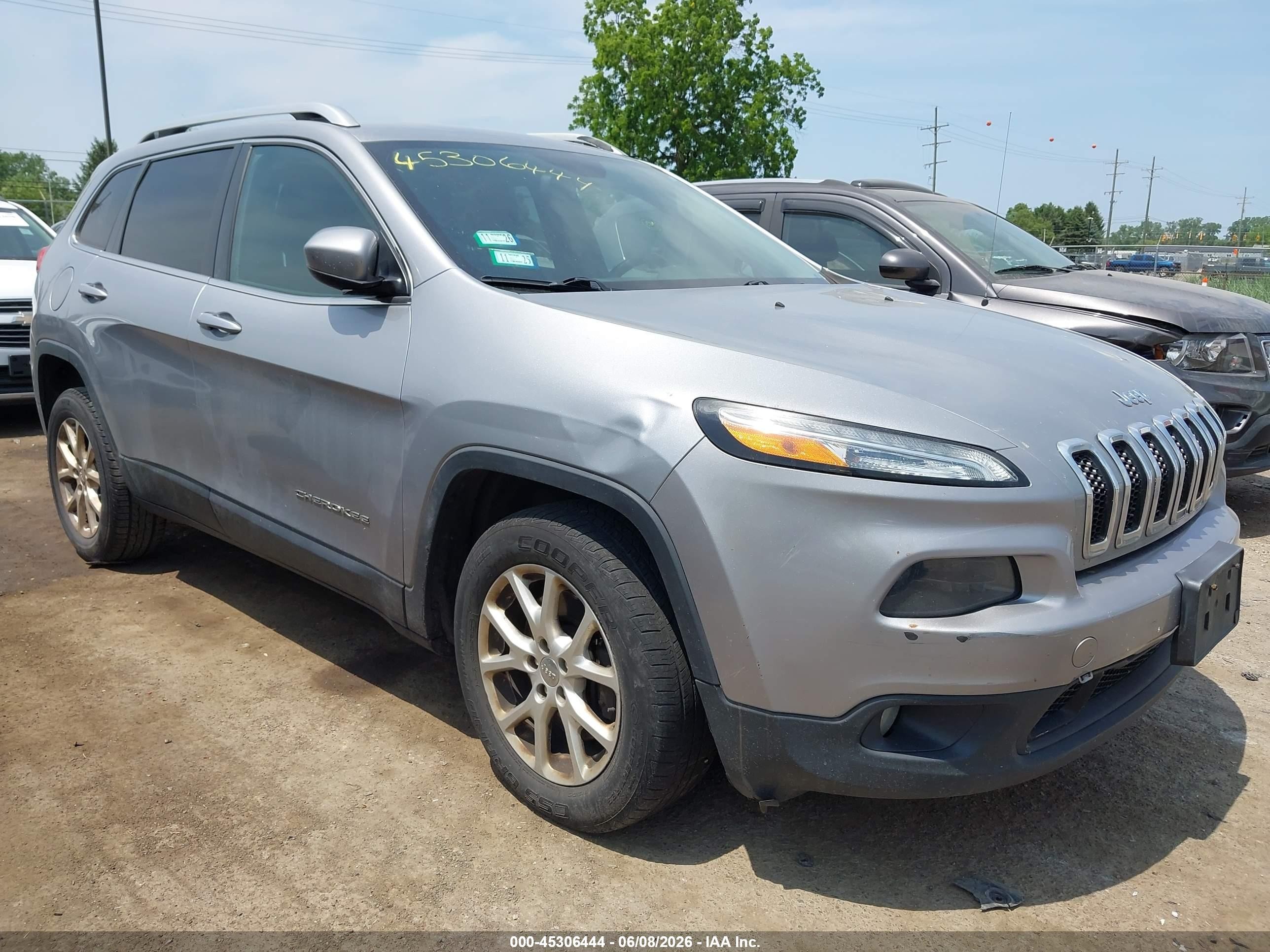 2014 Jeep Cherokee Latitude Gray vin: 1C4PJLCS0EW206594
