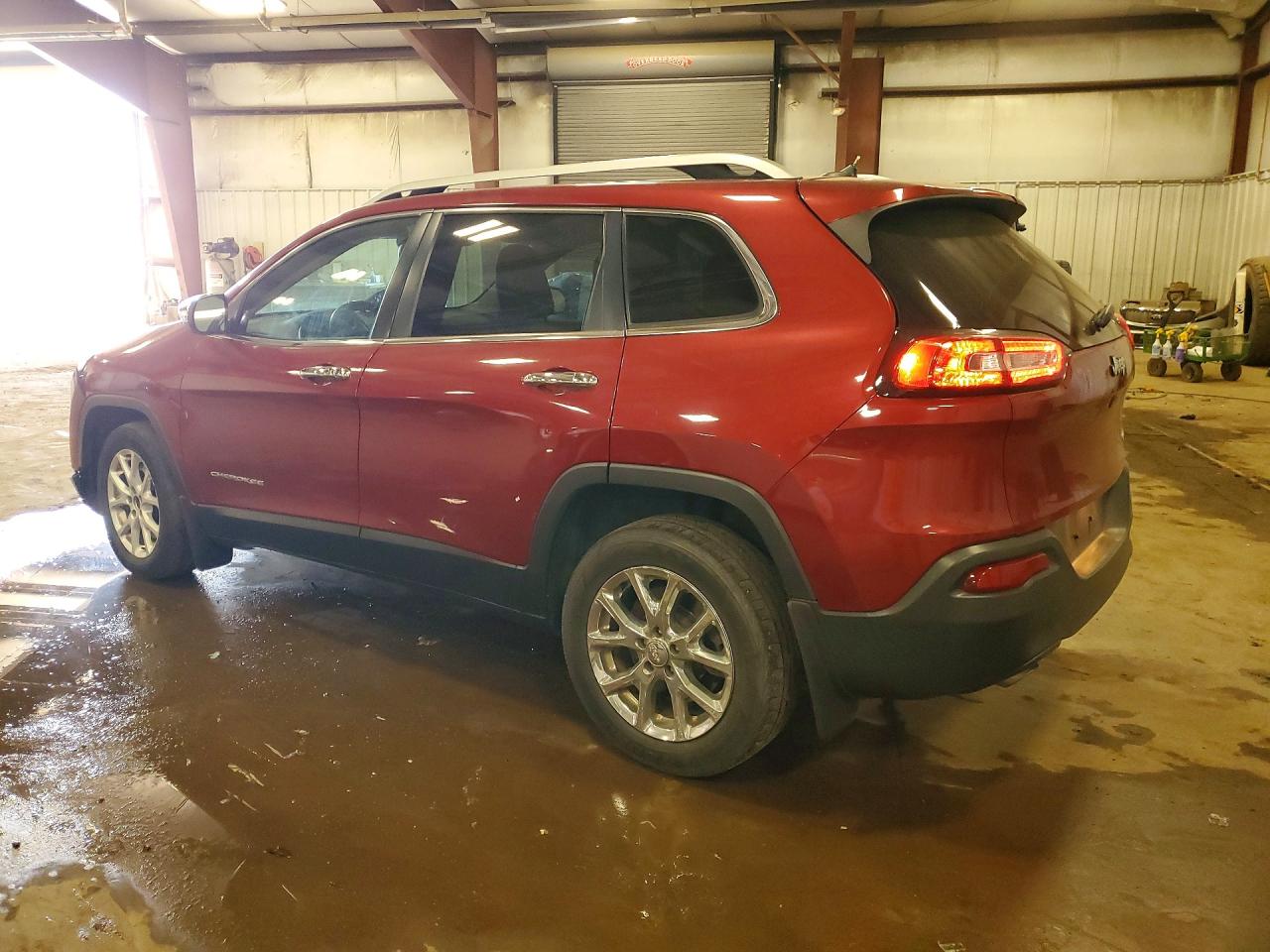 2014 Jeep Cherokee Latitude Red vin: 1C4PJLCS0EW318912