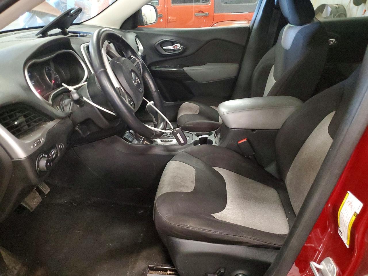 2014 Jeep Cherokee Latitude Red vin: 1C4PJLCS0EW318912