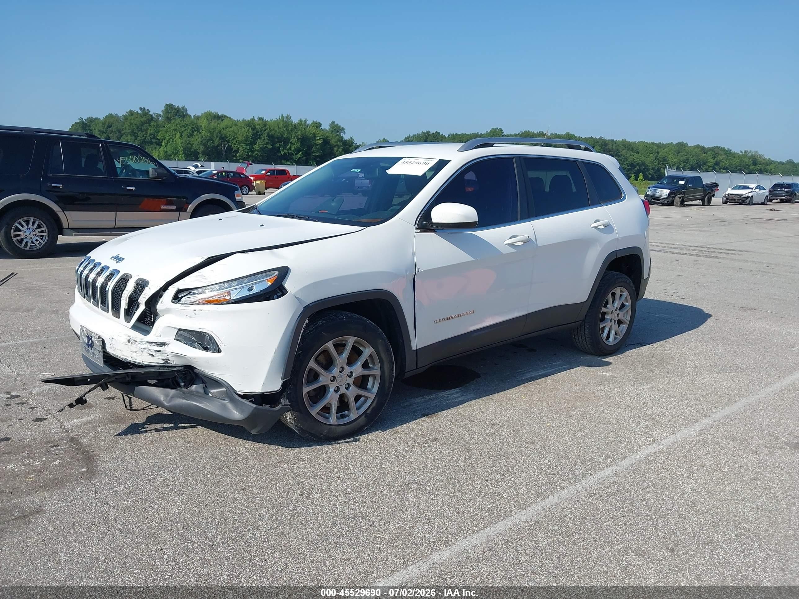 2014 Jeep Cherokee Latitude White vin: 1C4PJLCS0EW320756