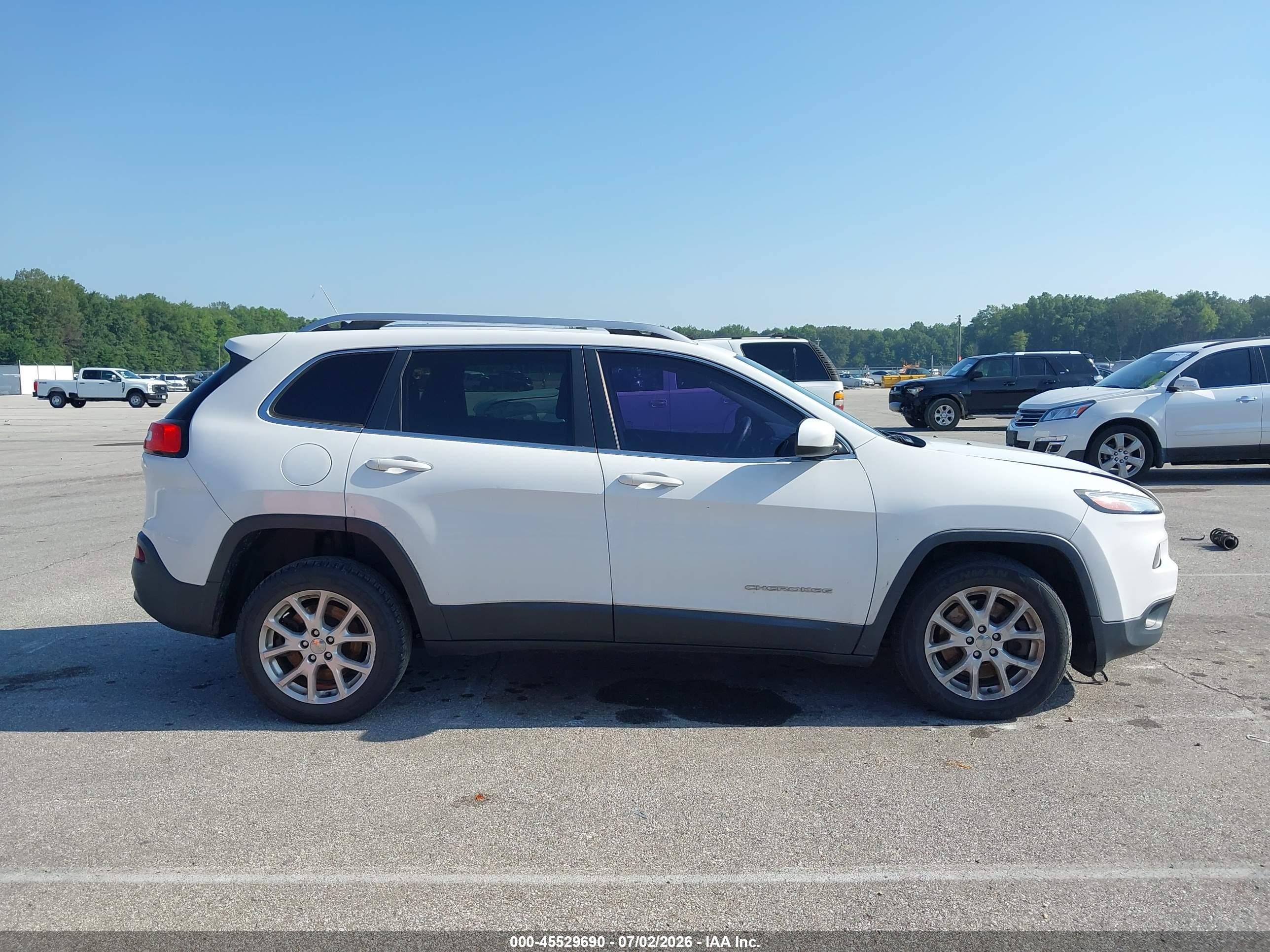 2014 Jeep Cherokee Latitude White vin: 1C4PJLCS0EW320756