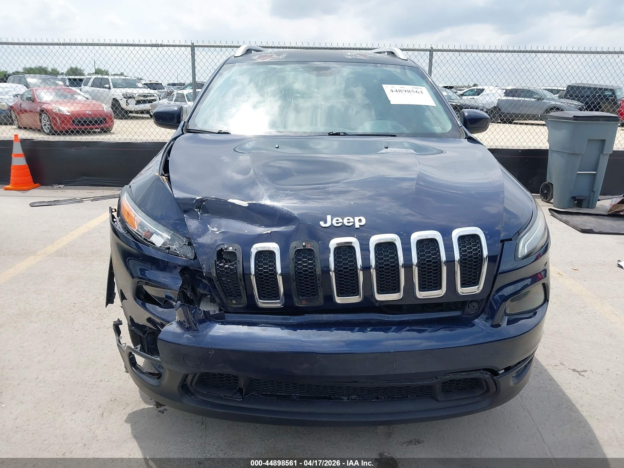 2015 Jeep Cherokee Latitude Синий vin: 1C4PJLCS0FW670048