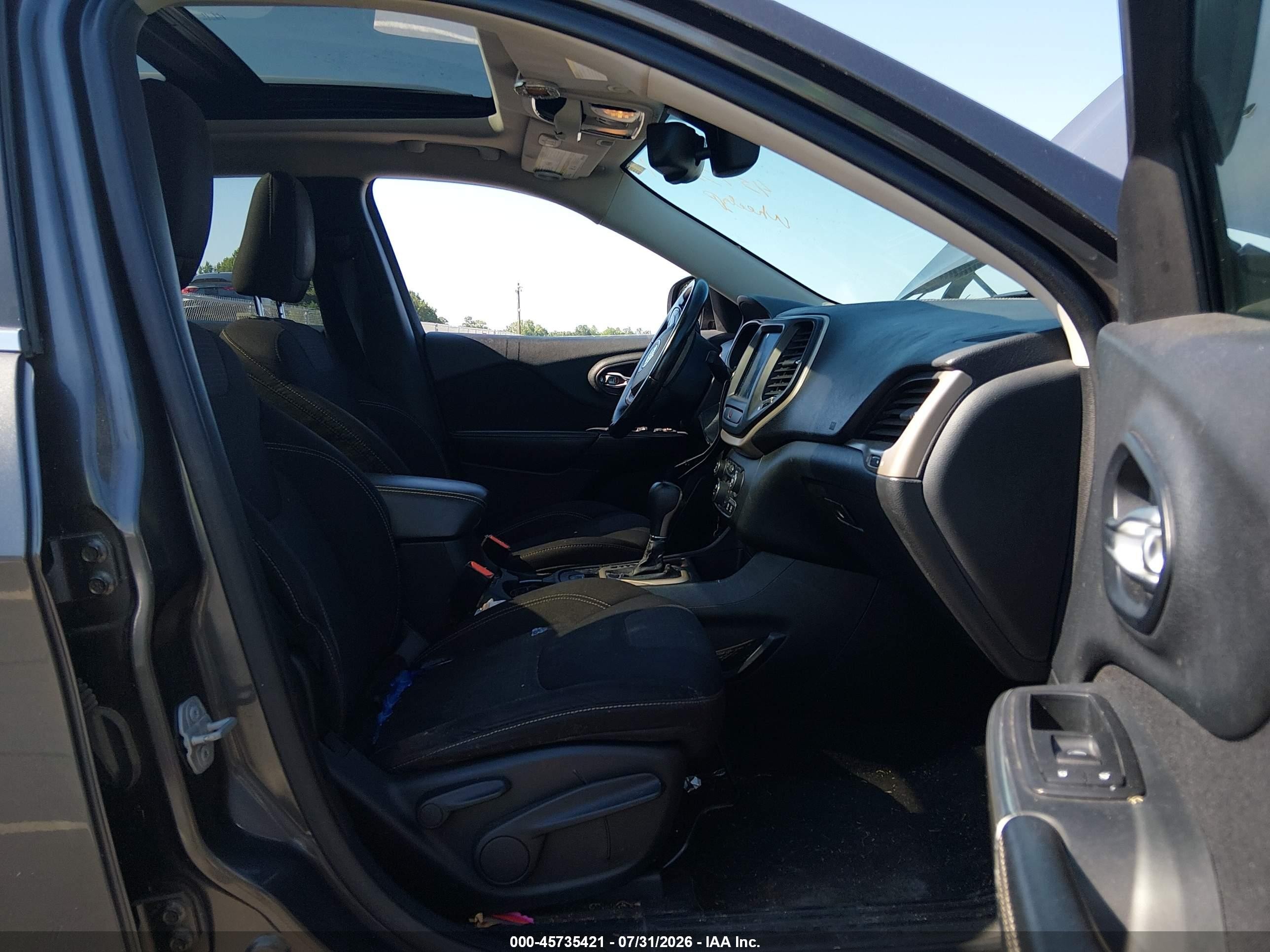 2015 Jeep Cherokee Latitude Gray vin: 1C4PJLCS0FW711410