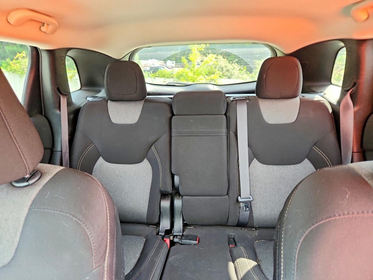 2014 Jeep Cherokee Latitude Black vin: 1C4PJLCS1EW104902