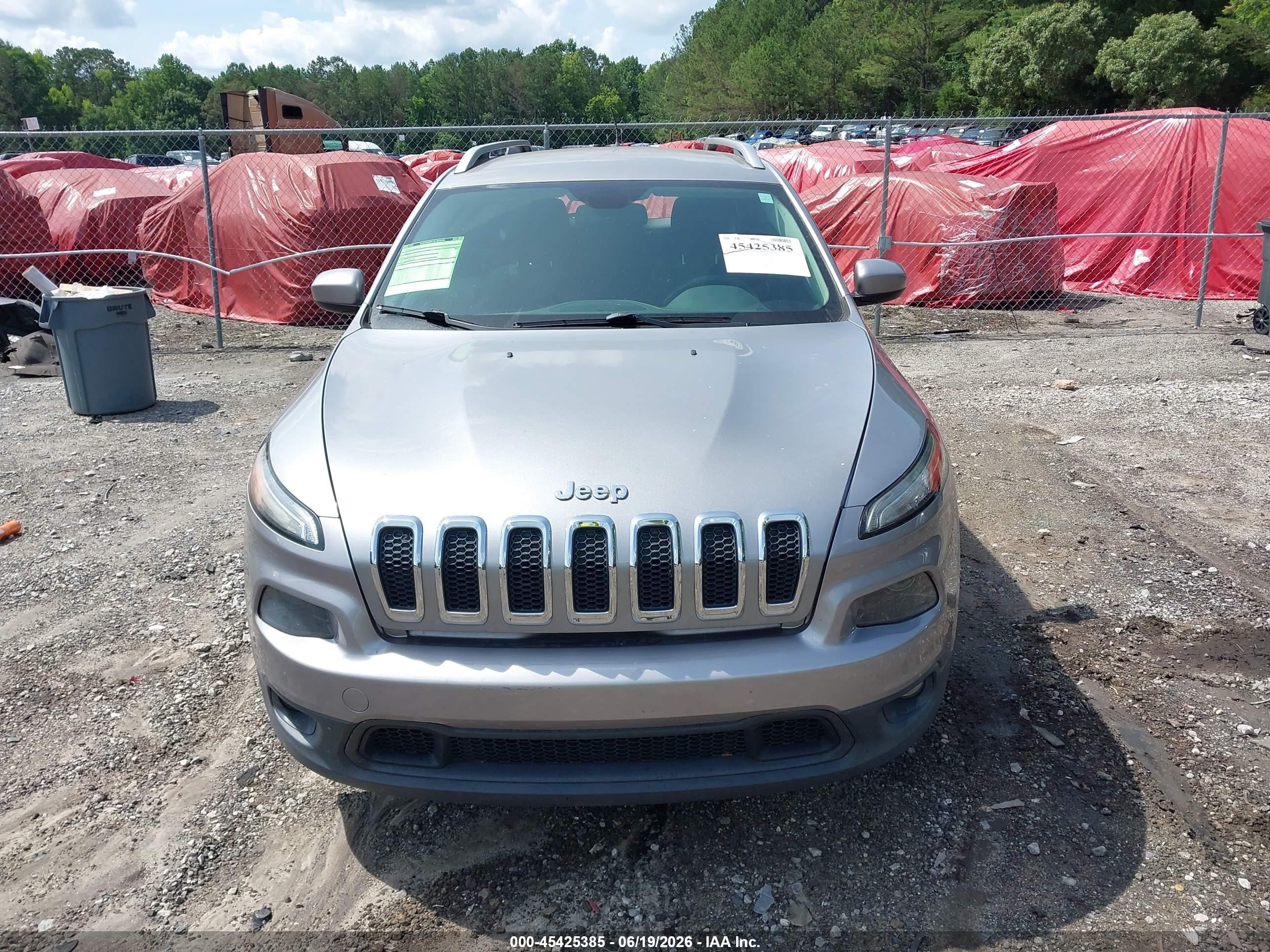 2014 Jeep Cherokee Latitude Silver vin: 1C4PJLCS1EW106360