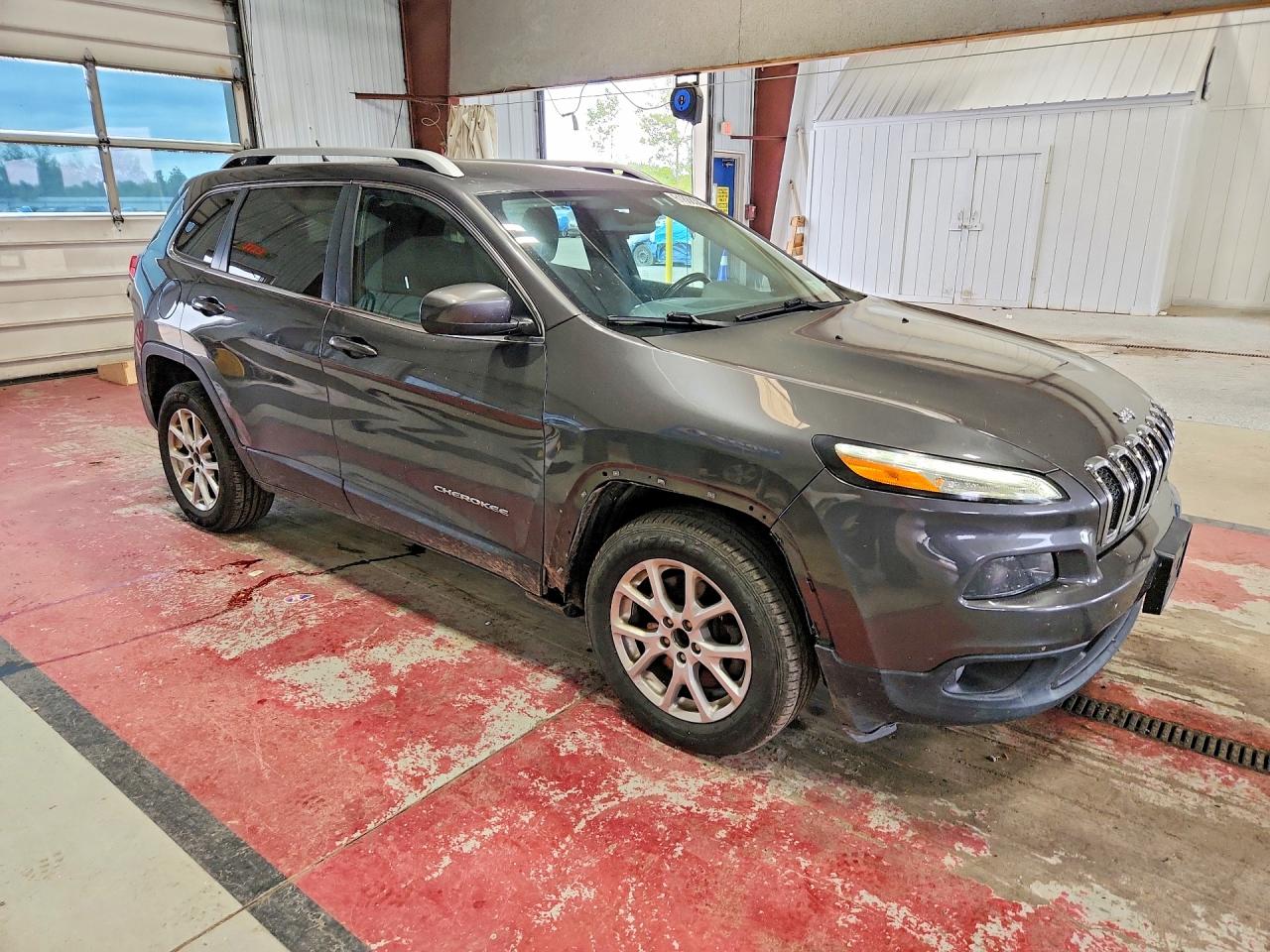 2014 Jeep Cherokee Latitude Gray vin: 1C4PJLCS1EW148351