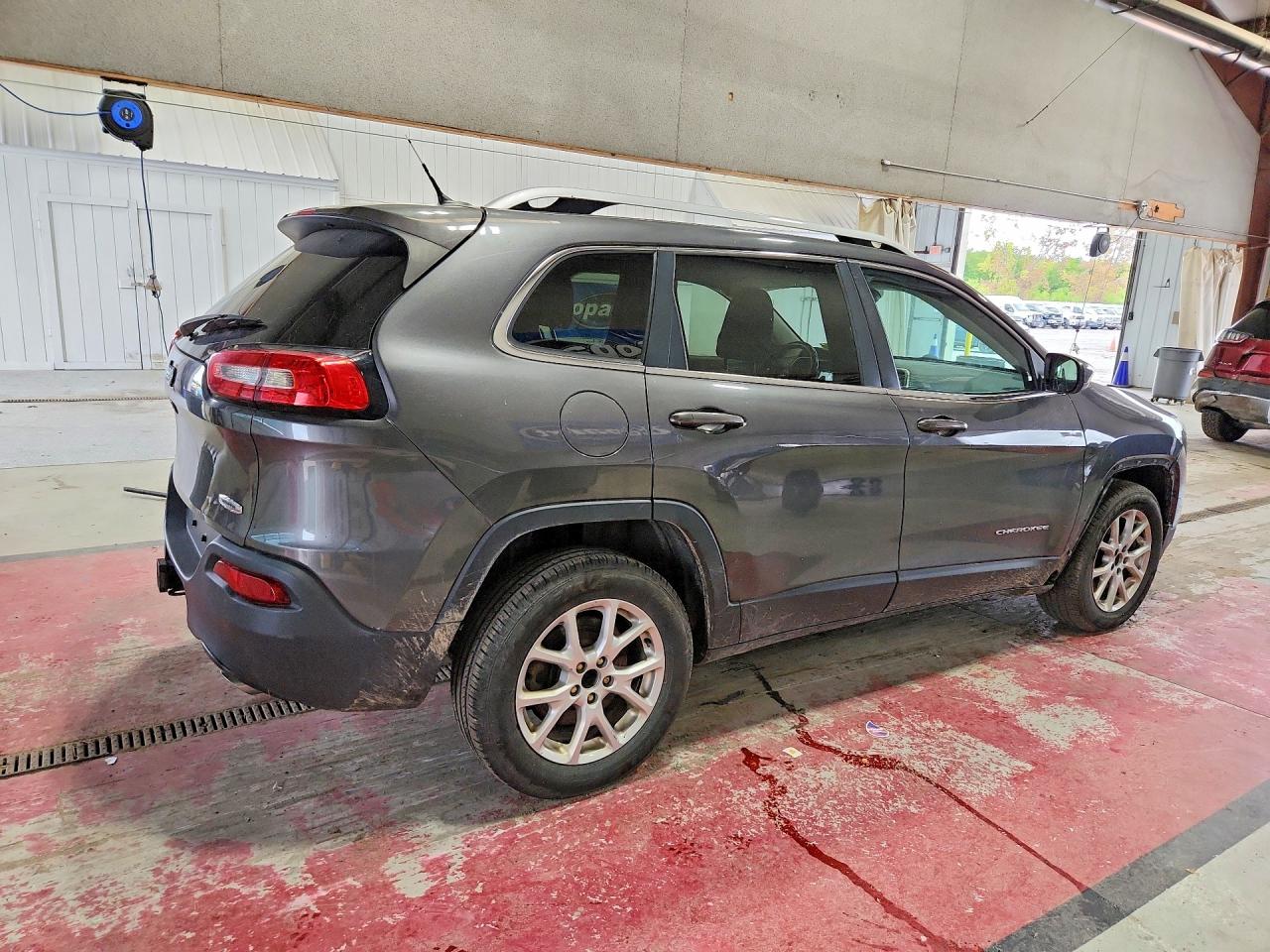 2014 Jeep Cherokee Latitude Gray vin: 1C4PJLCS1EW148351