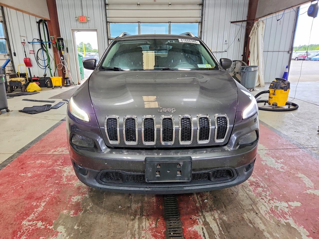2014 Jeep Cherokee Latitude Gray vin: 1C4PJLCS1EW148351