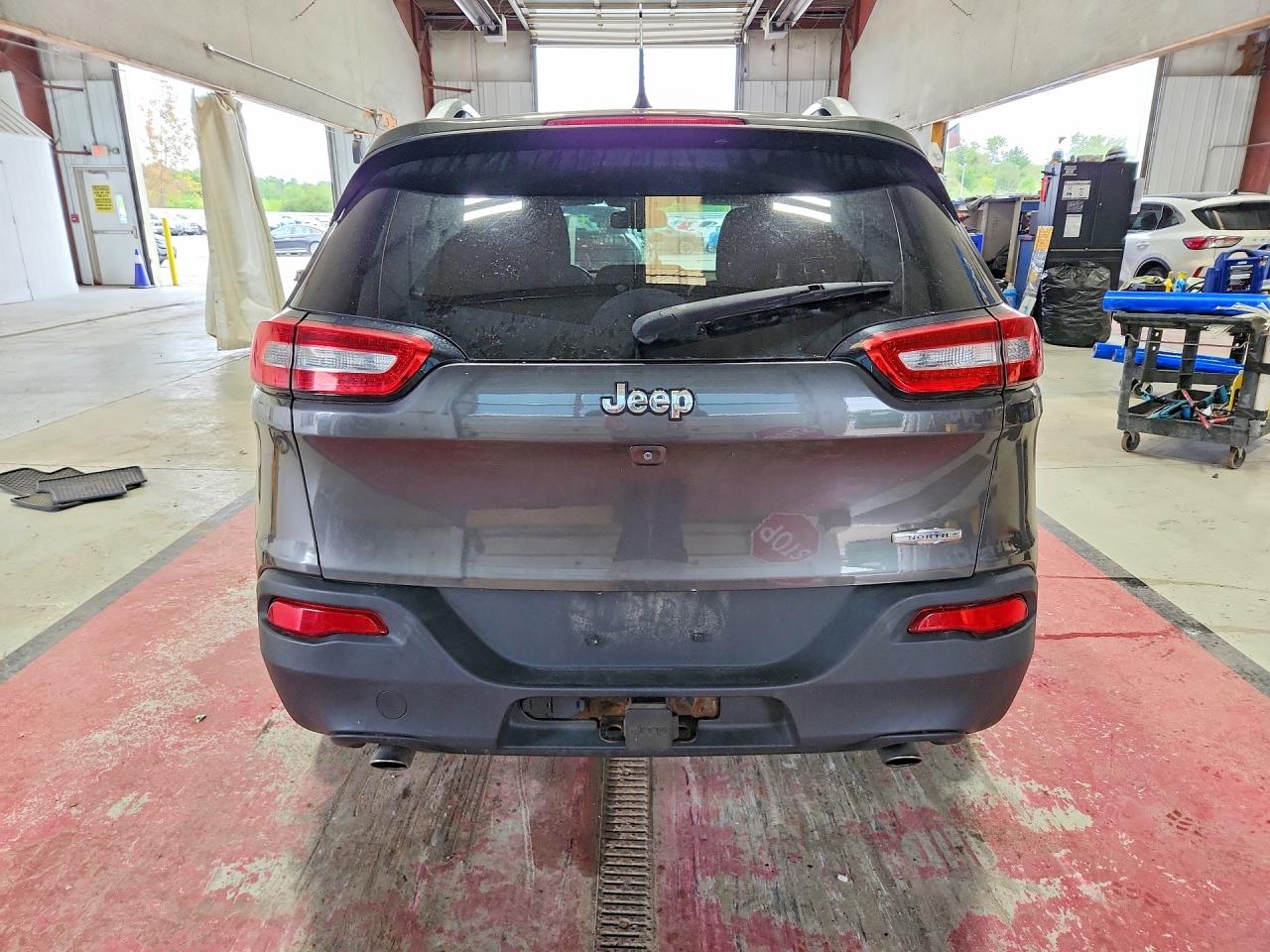 2014 Jeep Cherokee Latitude Gray vin: 1C4PJLCS1EW148351