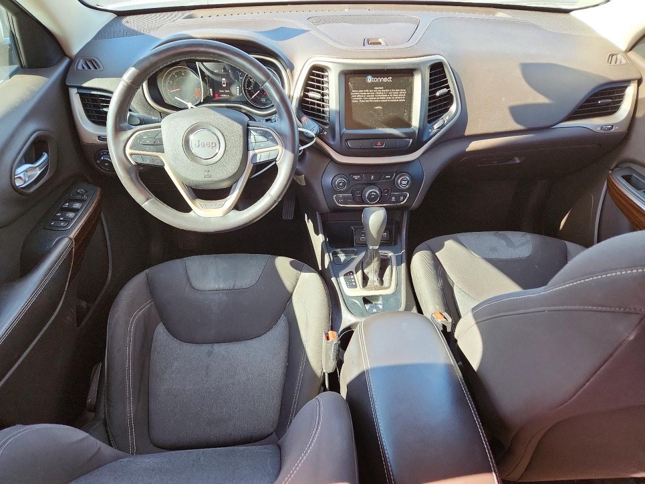 2014 Jeep Cherokee Latitude White vin: 1C4PJLCS1EW270384