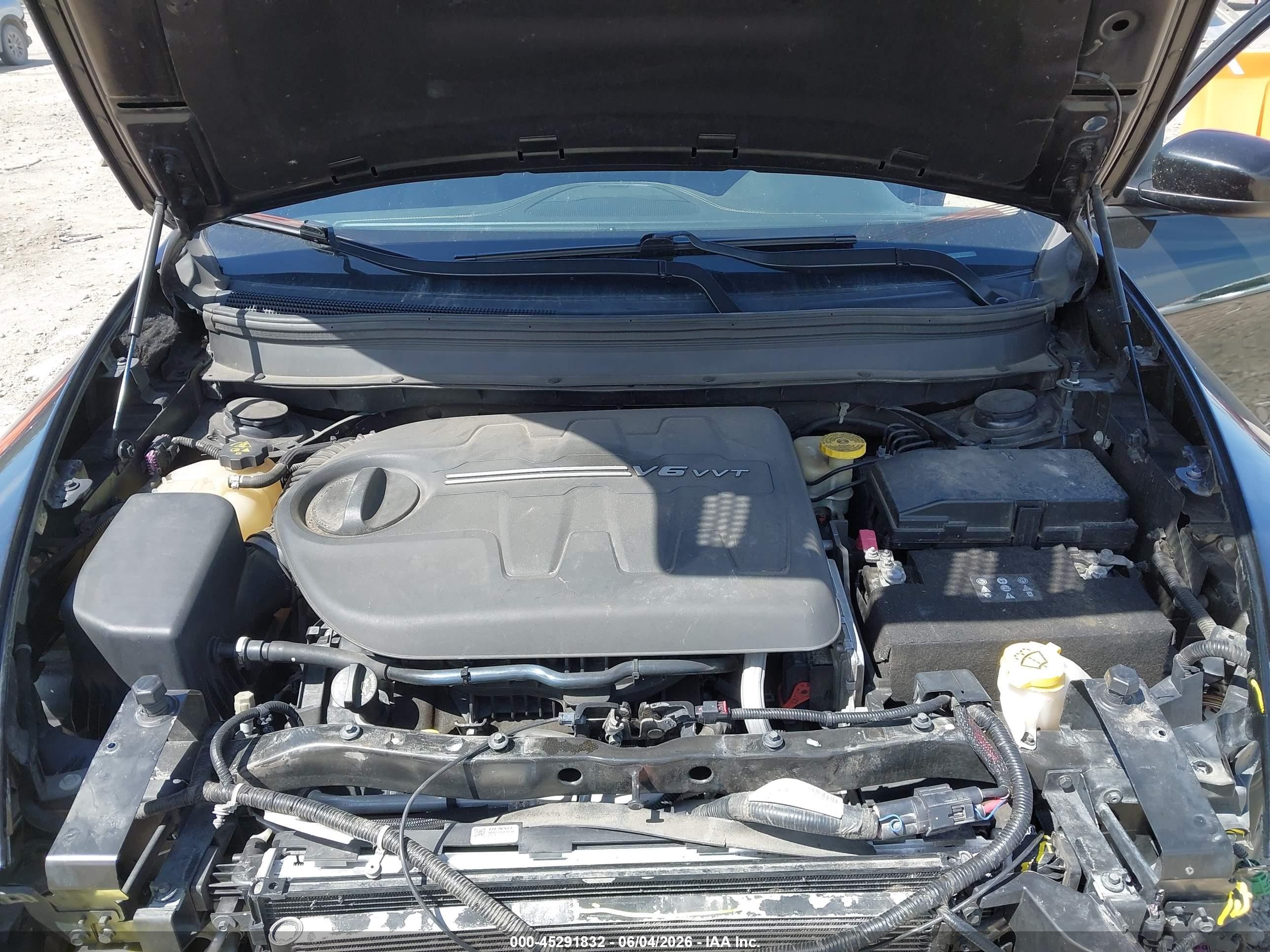 2015 Jeep Cherokee Latitude Черный vin: 1C4PJLCS1FW791381
