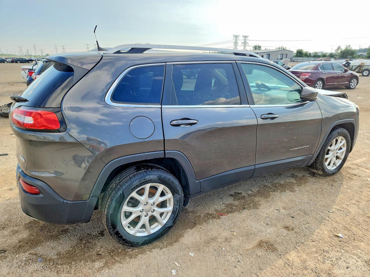2016 Jeep Cherokee Latitude Gray vin: 1C4PJLCS1GW178114