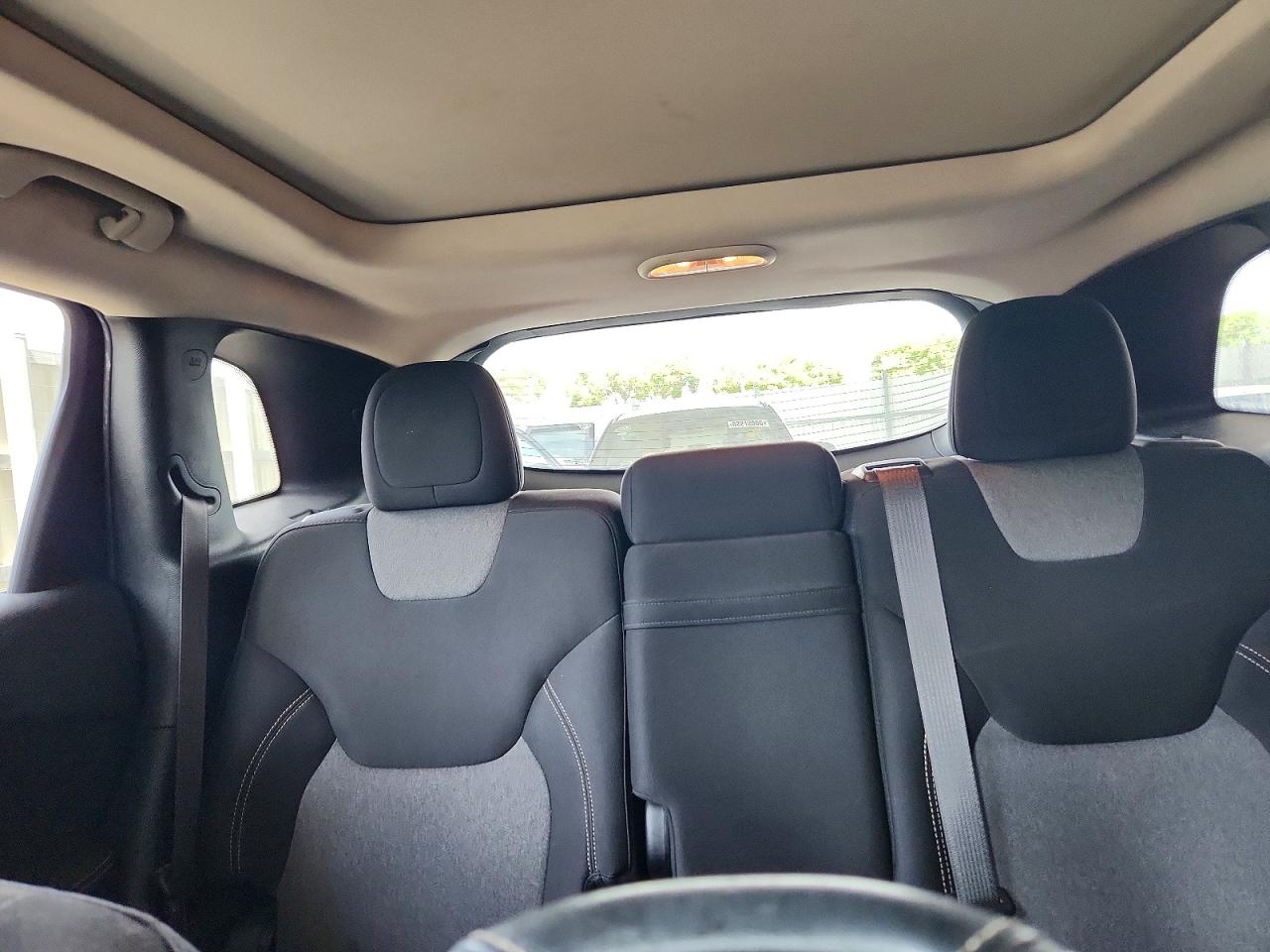 2014 Jeep Cherokee Latitude Бежевый vin: 1C4PJLCS2EW186686