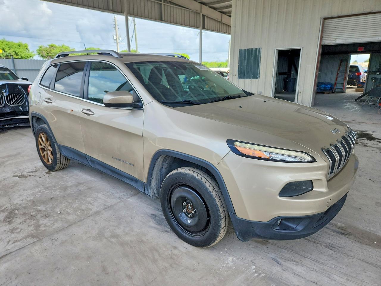 2014 Jeep Cherokee Latitude Бежевый vin: 1C4PJLCS2EW186686