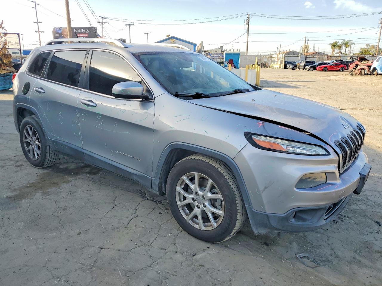 2014 Jeep Cherokee Latitude Silver vin: 1C4PJLCS2EW279336