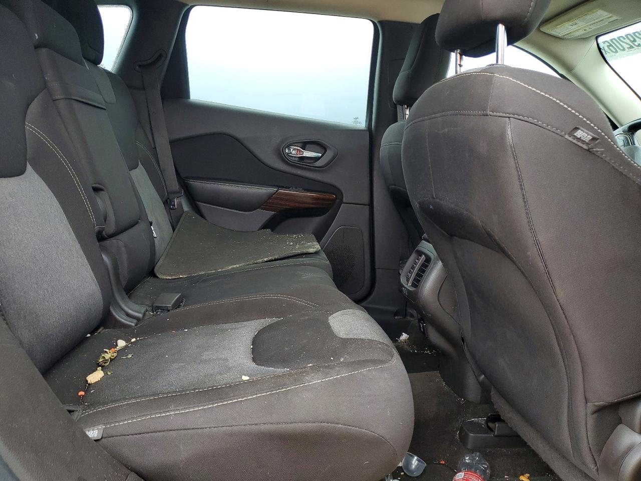 2014 Jeep Cherokee Latitude Золотой vin: 1C4PJLCS2EW297397