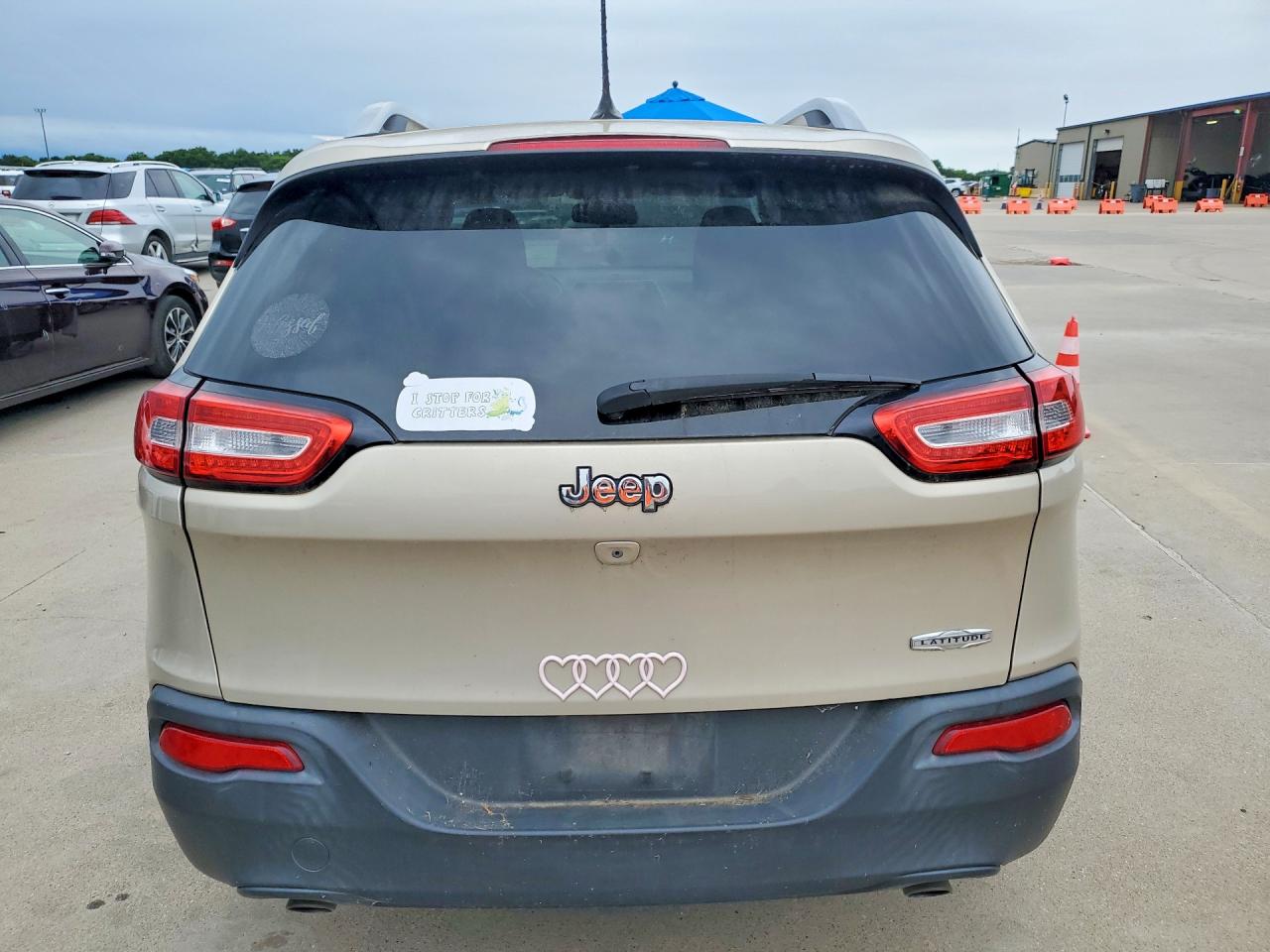 2014 Jeep Cherokee Latitude Золотой vin: 1C4PJLCS2EW297397