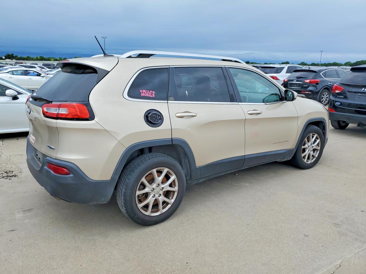 2014 Jeep Cherokee Latitude Золотой vin: 1C4PJLCS2EW297397