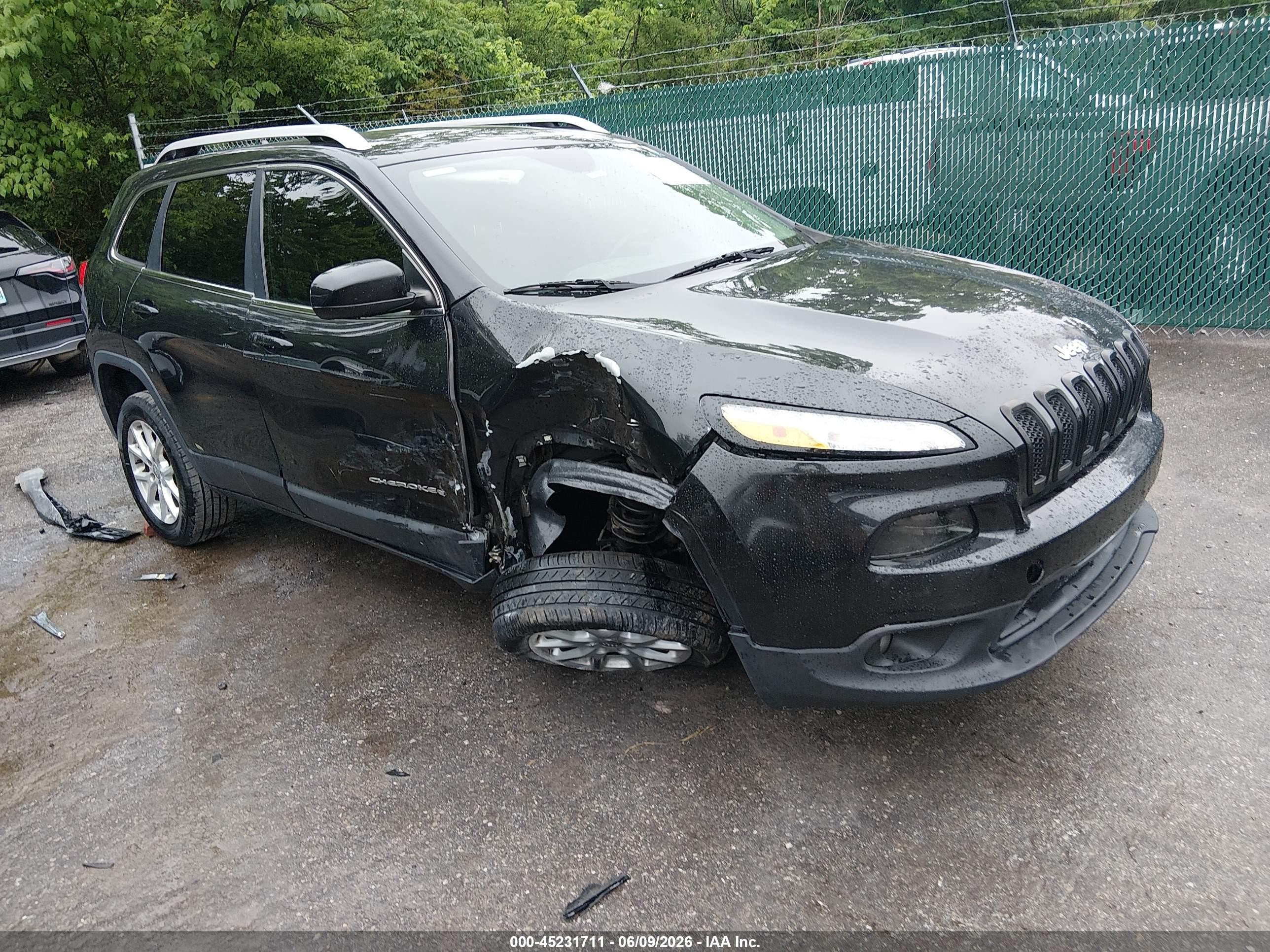 2015 Jeep Cherokee Latitude Black vin: 1C4PJLCS2FW643501