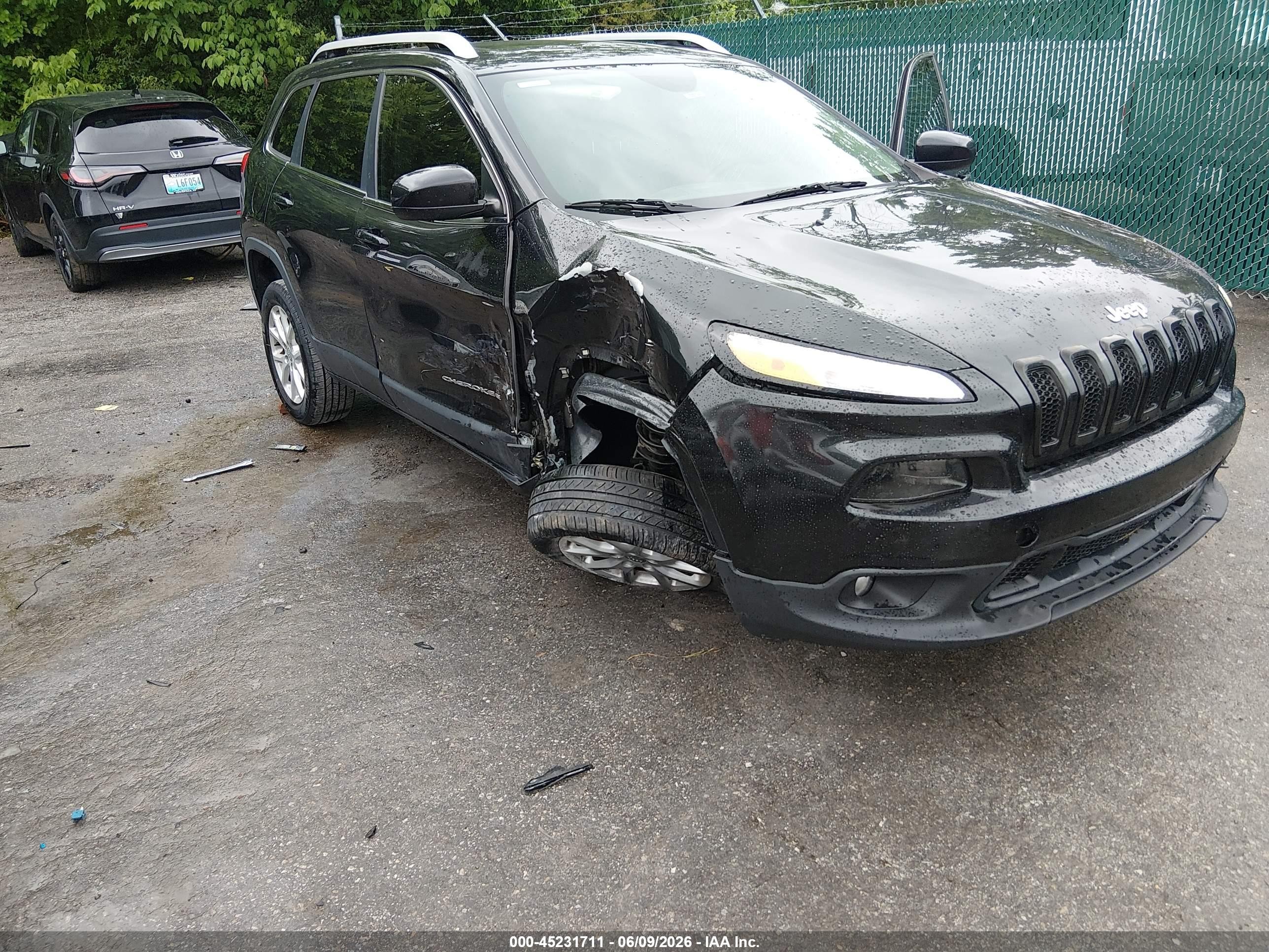 2015 Jeep Cherokee Latitude Black vin: 1C4PJLCS2FW643501