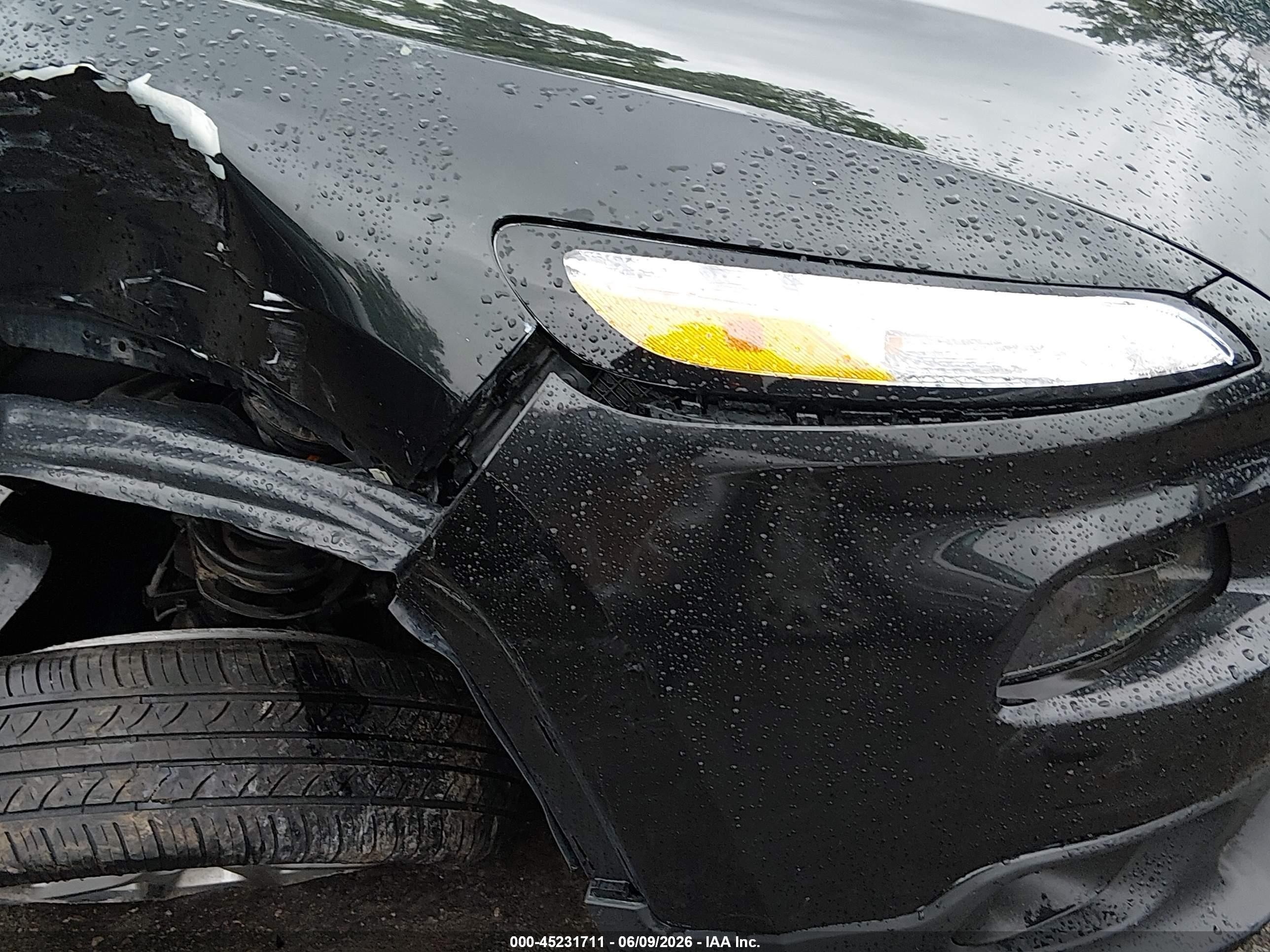 2015 Jeep Cherokee Latitude Black vin: 1C4PJLCS2FW643501