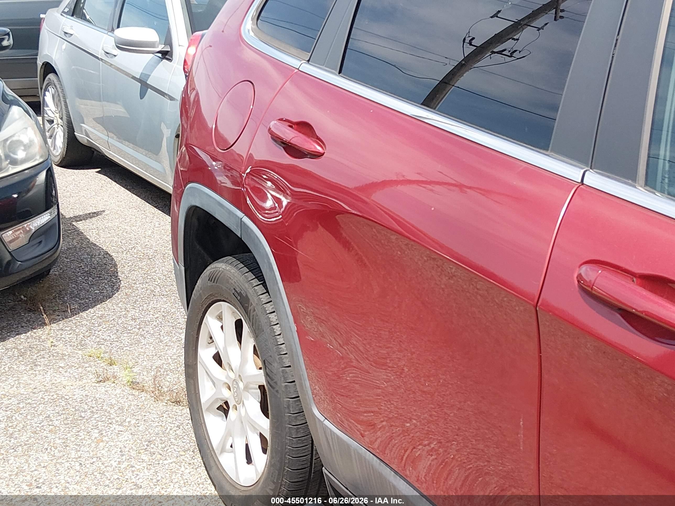 2015 Jeep Cherokee Latitude Burgundy vin: 1C4PJLCS2FW661089