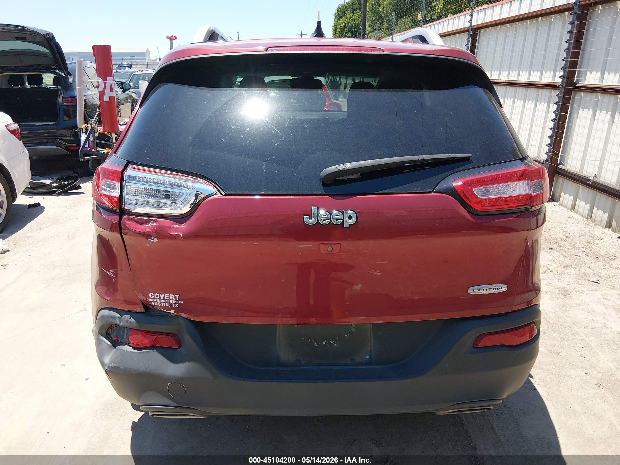 2015 Jeep Cherokee Latitude Burgundy vin: 1C4PJLCS2FW671668