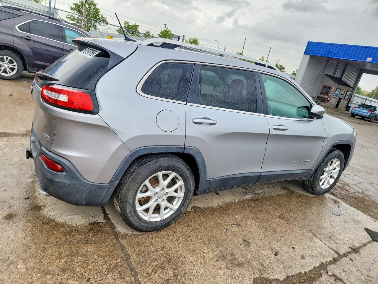 2014 Jeep Cherokee Latitude Gray vin: 1C4PJLCS3EW148481