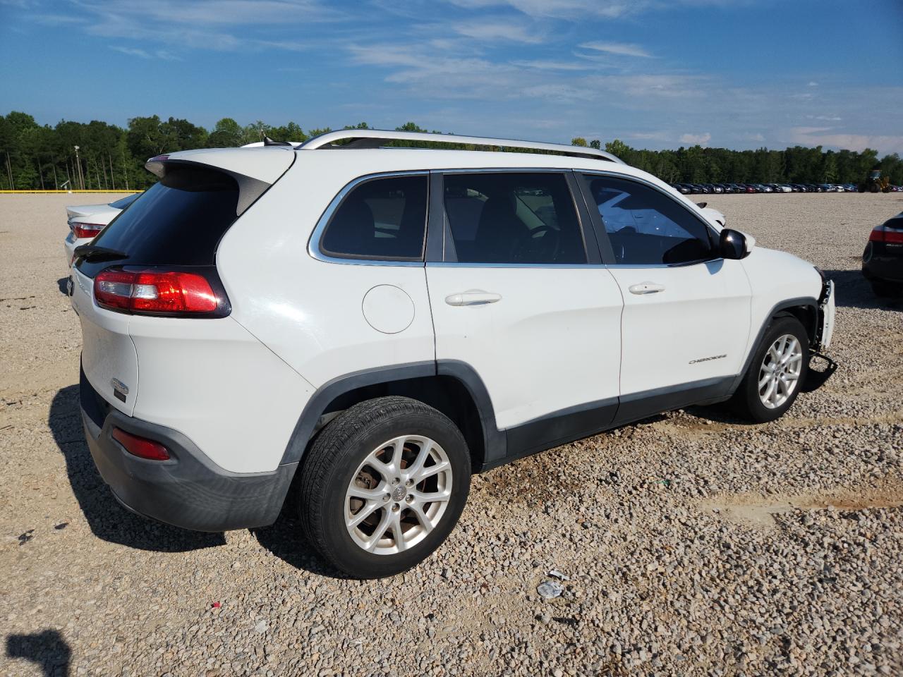 2014 Jeep Cherokee Latitude White vin: 1C4PJLCS3EW241694