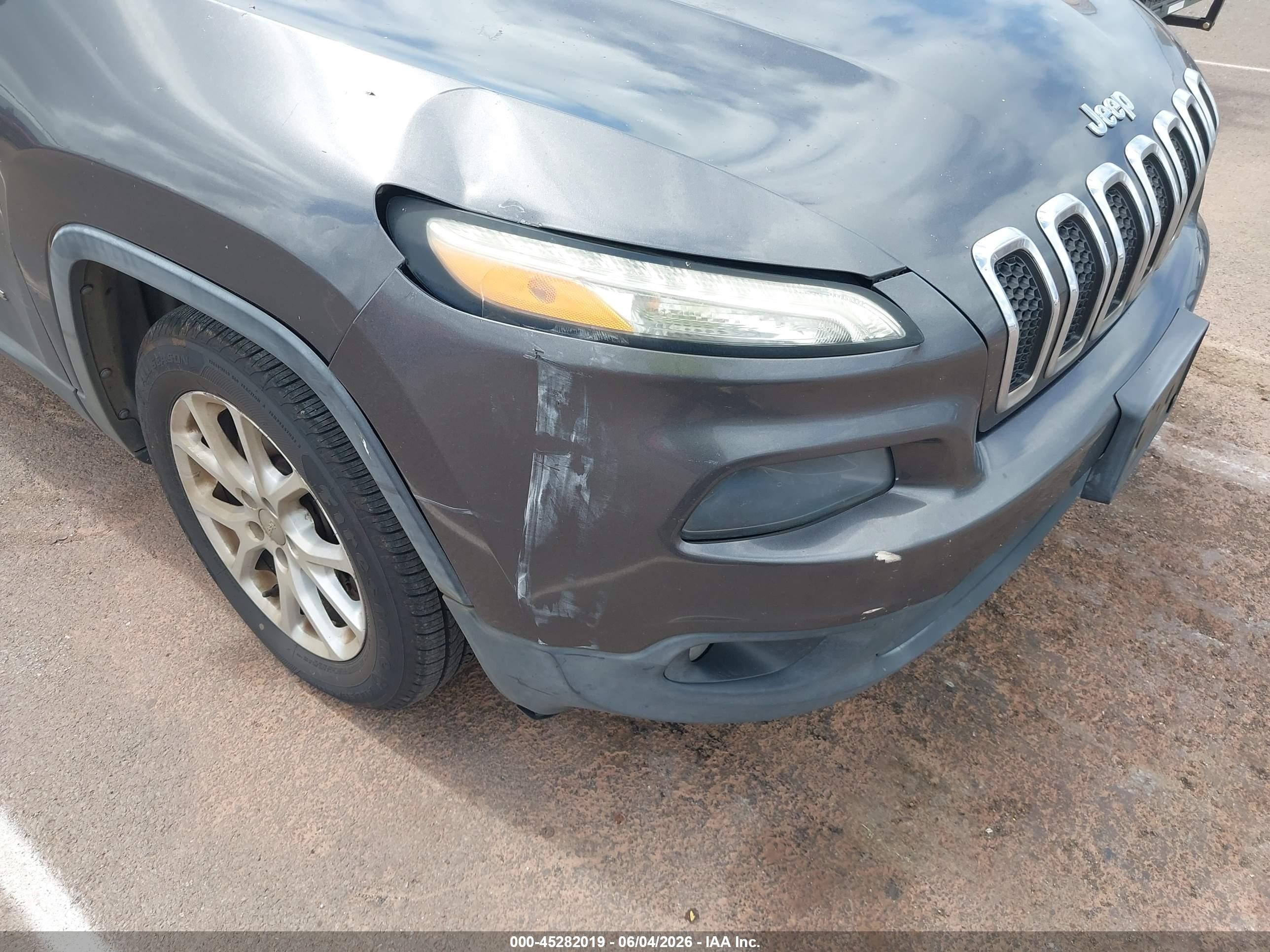 2014 Jeep Cherokee Latitude Gray vin: 1C4PJLCS3EW299871