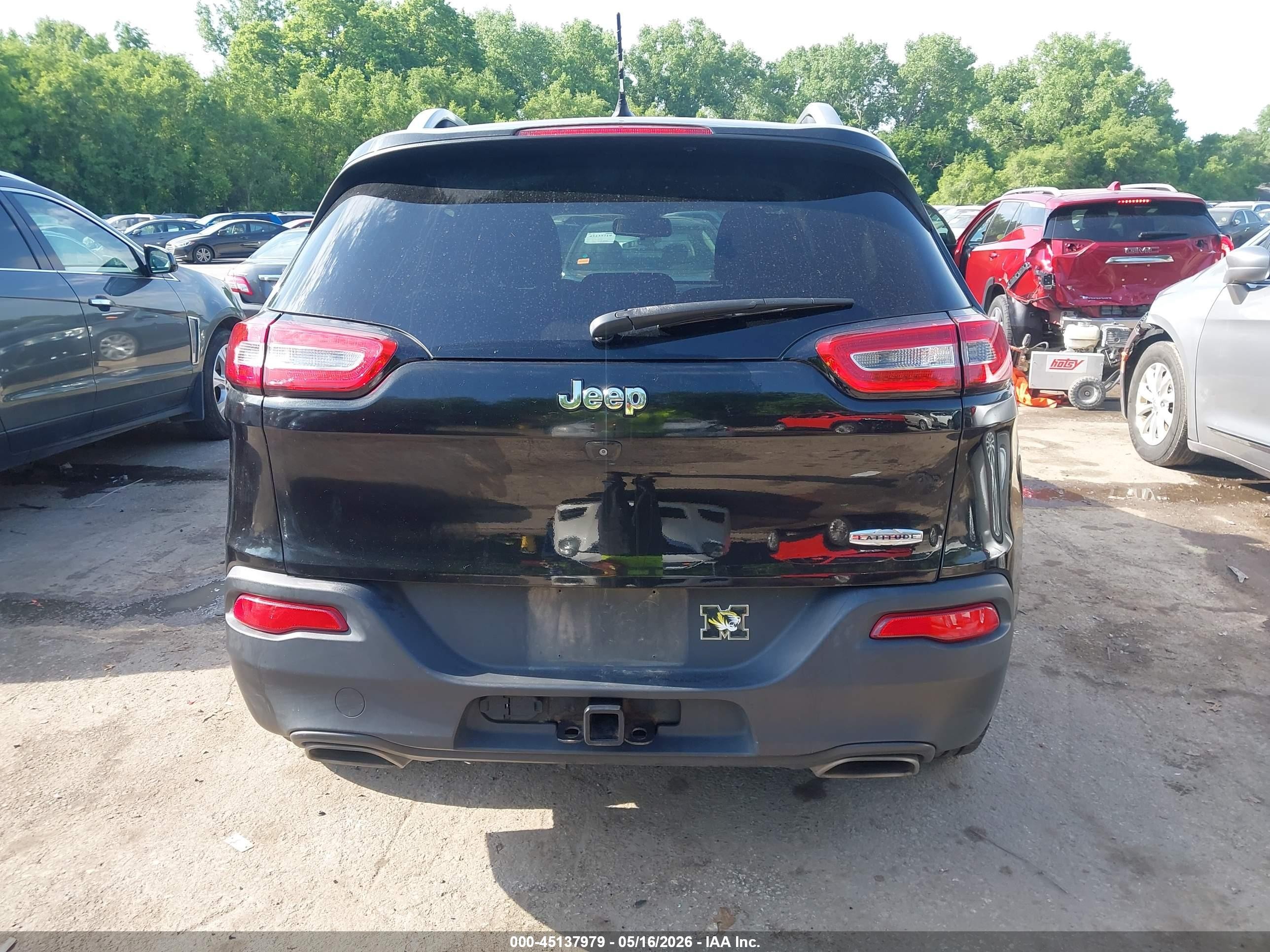 2015 Jeep Cherokee Latitude Black vin: 1C4PJLCS3FW525666