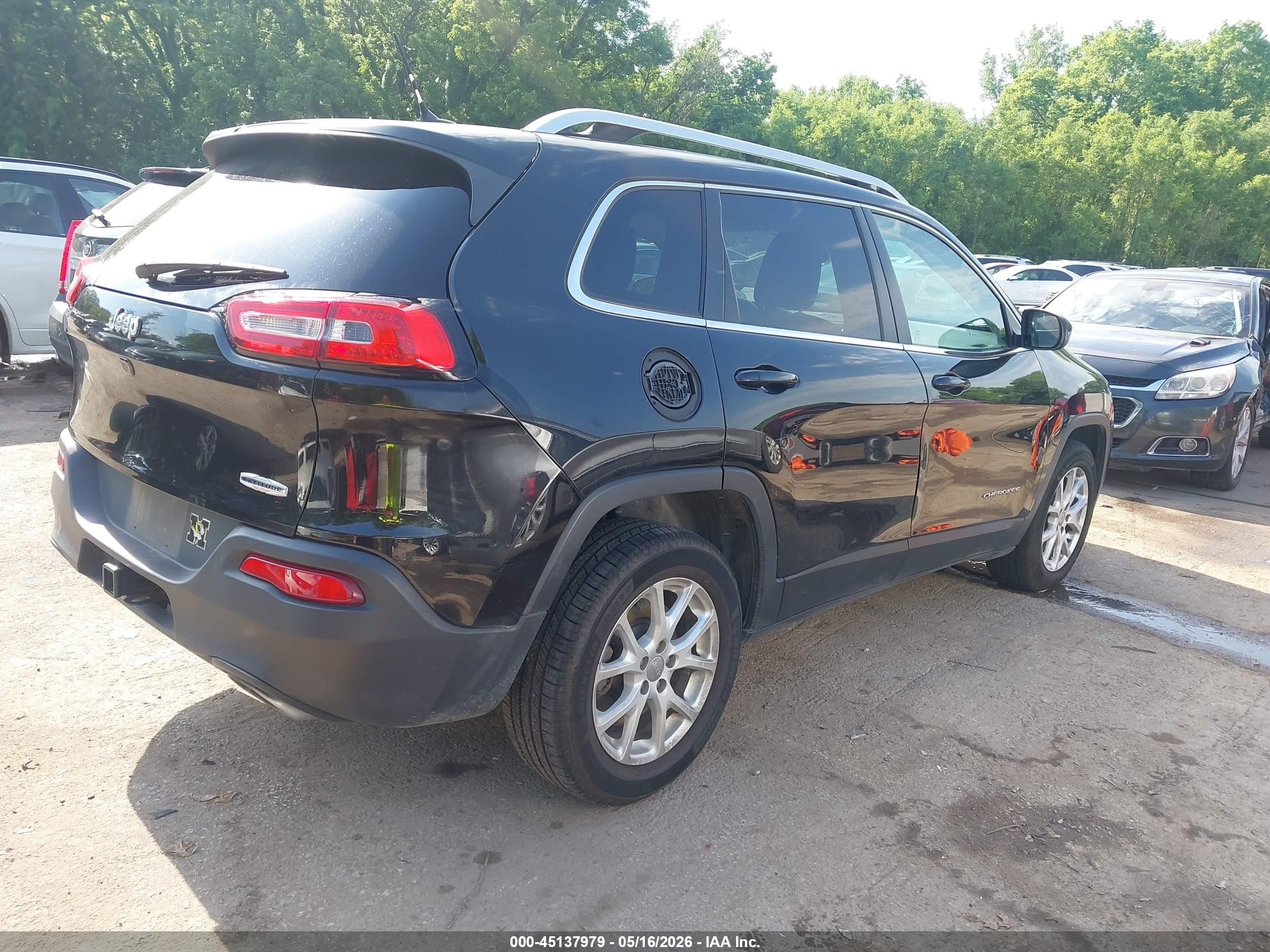 2015 Jeep Cherokee Latitude Black vin: 1C4PJLCS3FW525666
