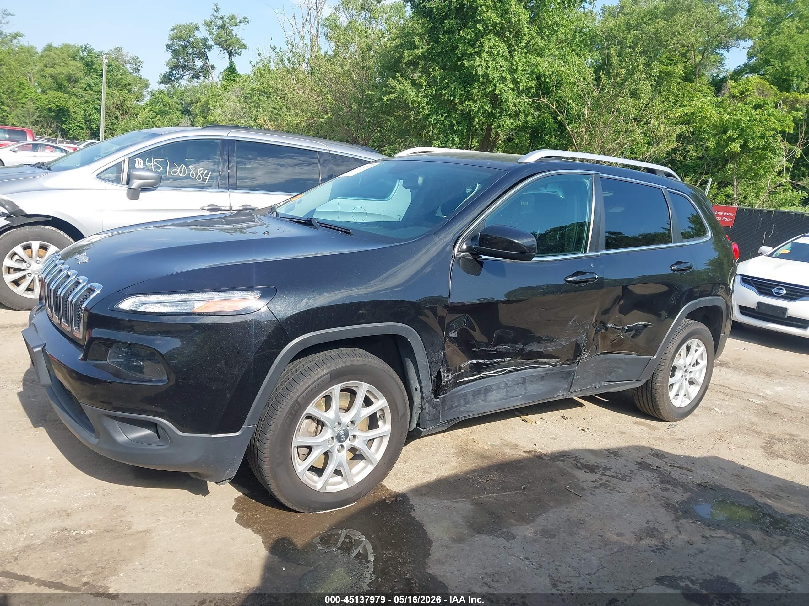 2015 Jeep Cherokee Latitude Black vin: 1C4PJLCS3FW525666