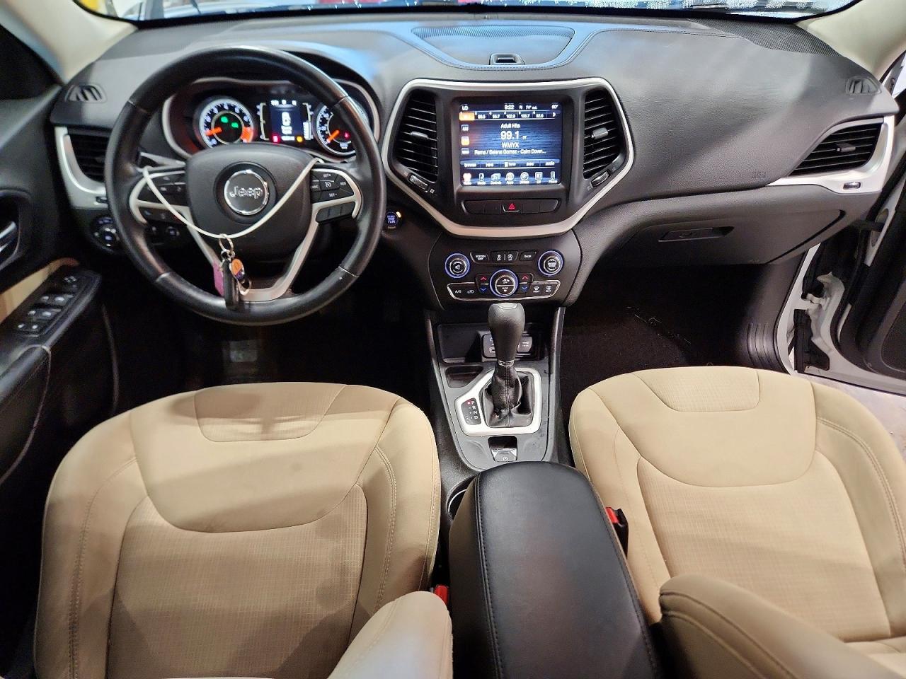 2015 Jeep Cherokee Latitude Белый vin: 1C4PJLCS3FW616713