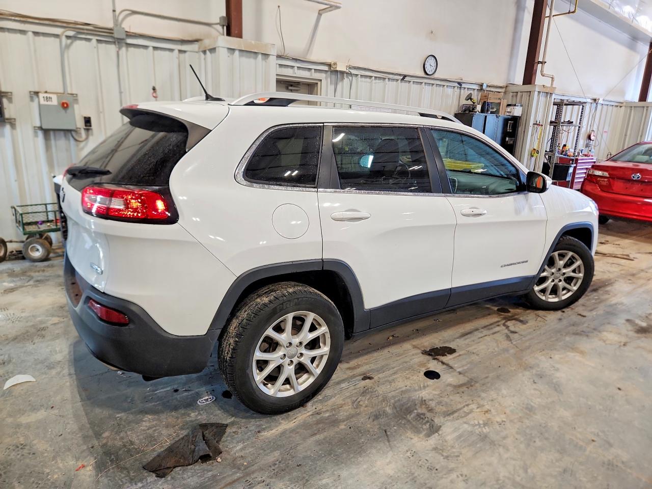 2015 Jeep Cherokee Latitude Белый vin: 1C4PJLCS3FW616713