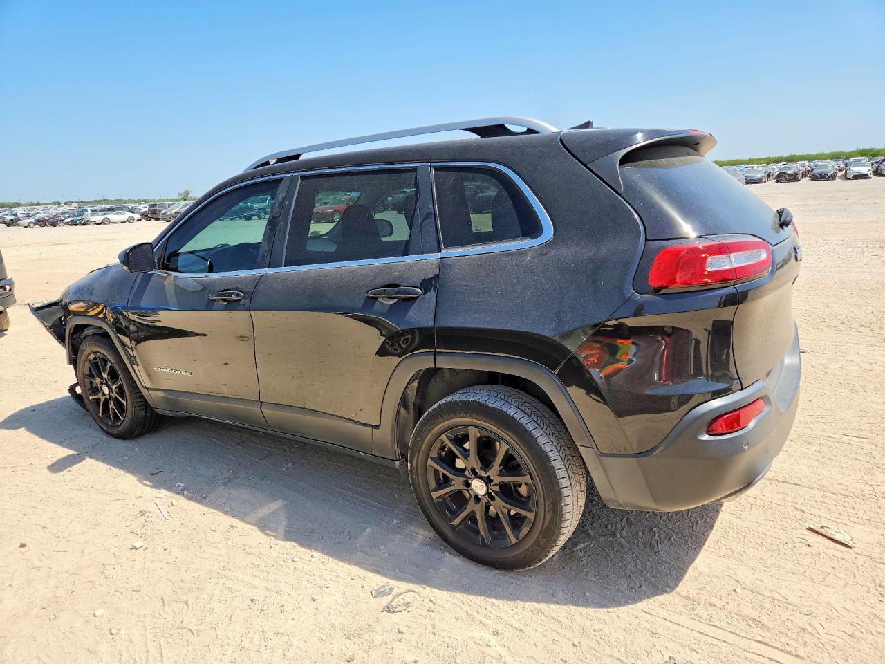 2016 Jeep Cherokee Latitude Black vin: 1C4PJLCS3GW160262
