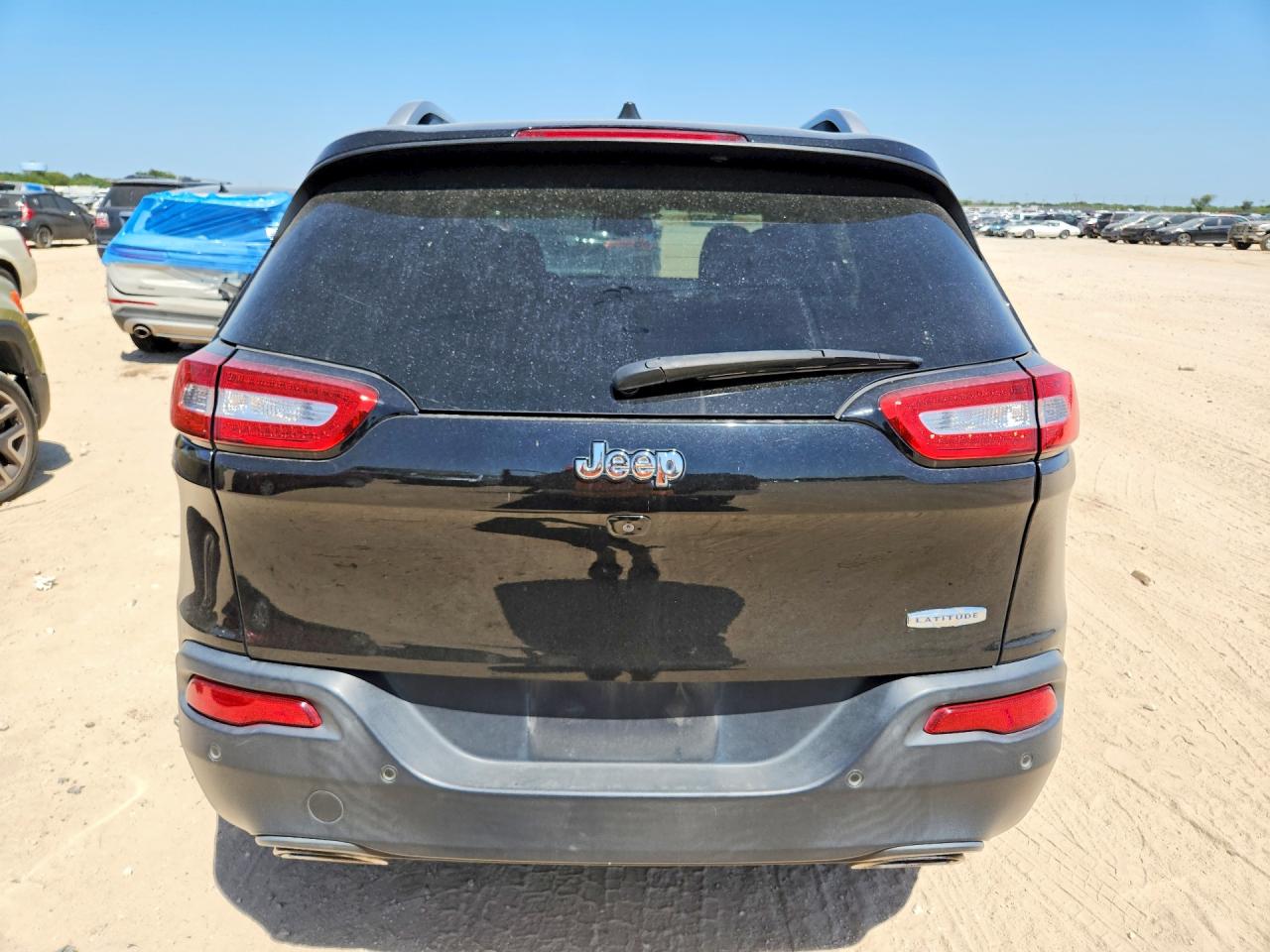 2016 Jeep Cherokee Latitude Black vin: 1C4PJLCS3GW160262