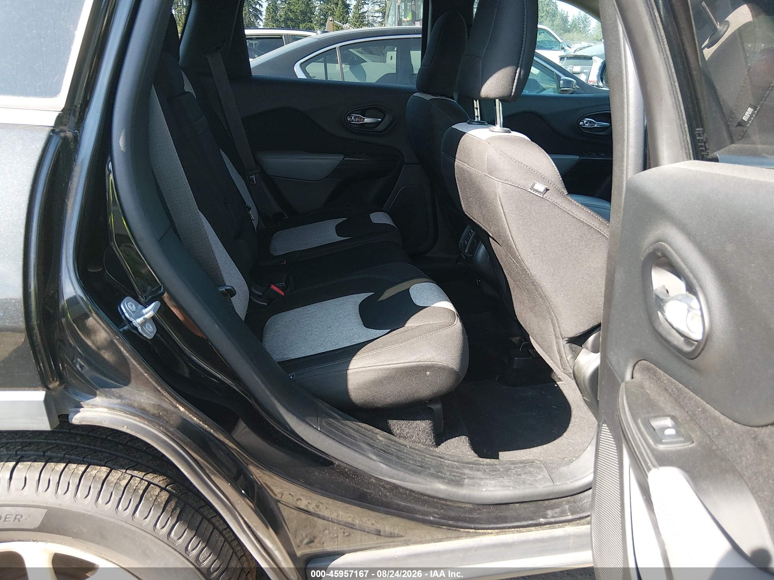 2014 Jeep Cherokee Latitude Black vin: 1C4PJLCS4EW202726