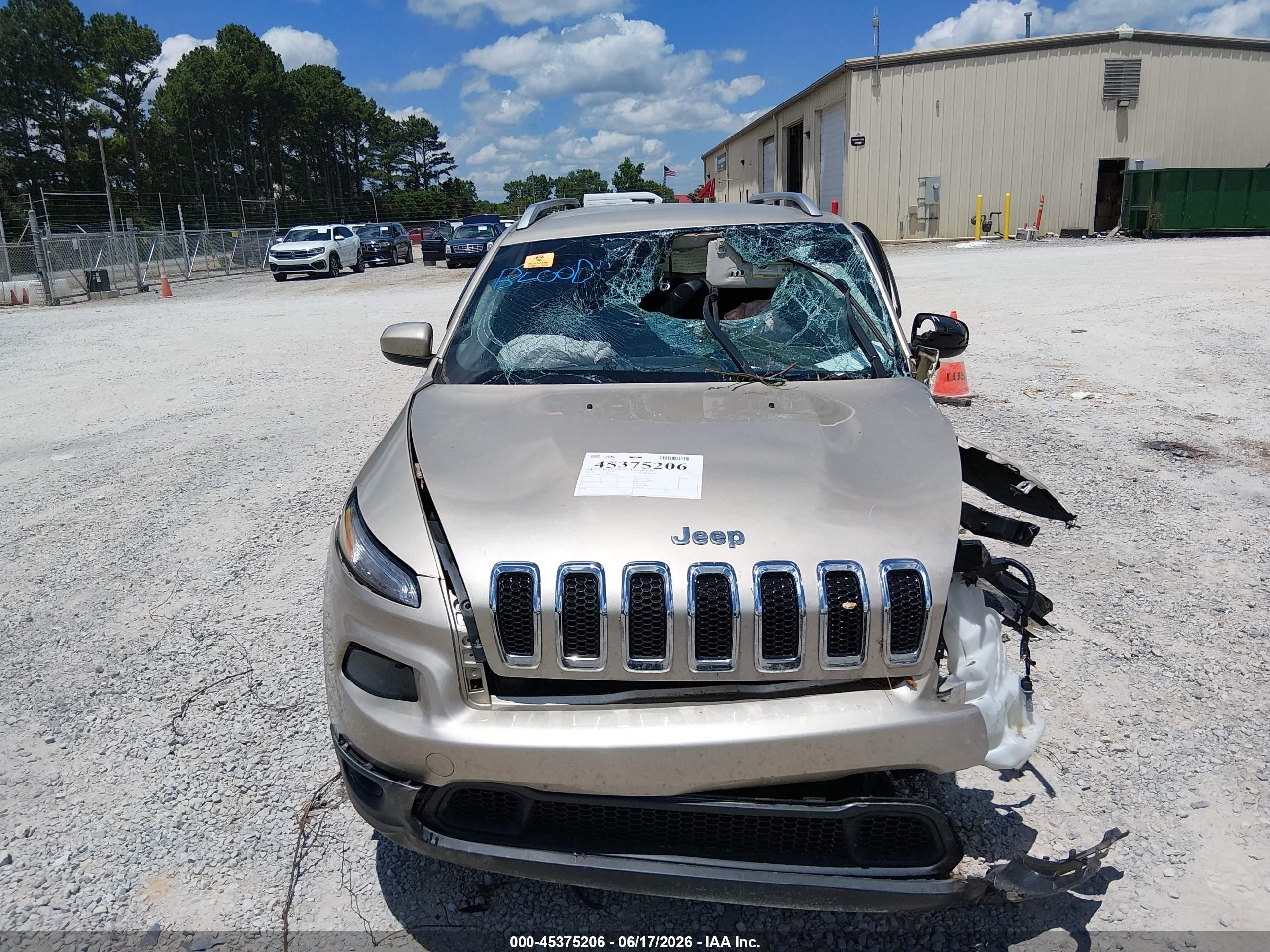2014 Jeep Cherokee Latitude Gold vin: 1C4PJLCS4EW297353