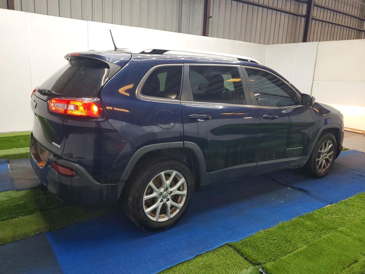 2014 Jeep Cherokee Latitude Blue vin: 1C4PJLCS4EW299278