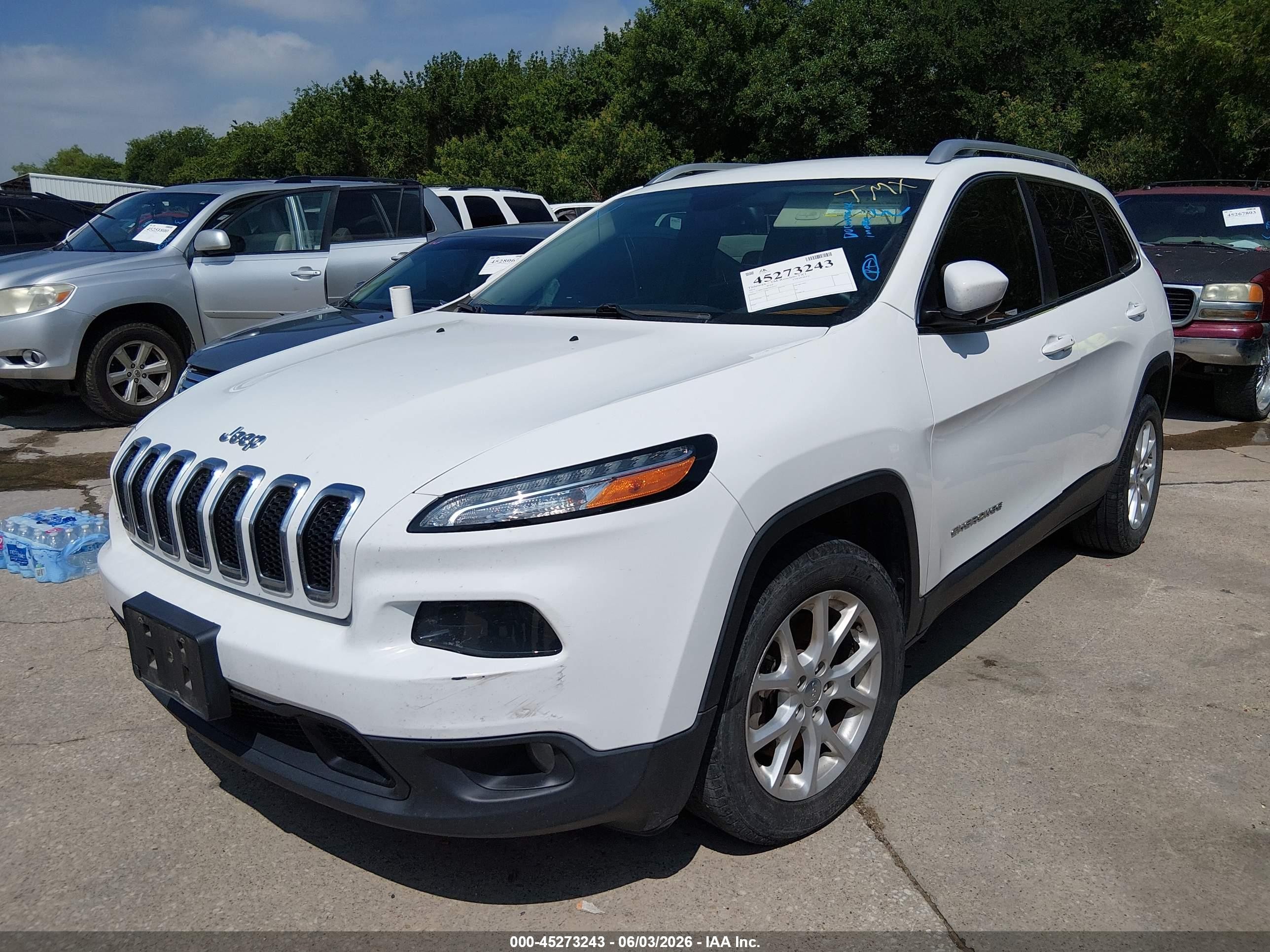 2015 Jeep Cherokee Latitude White vin: 1C4PJLCS4FW572737