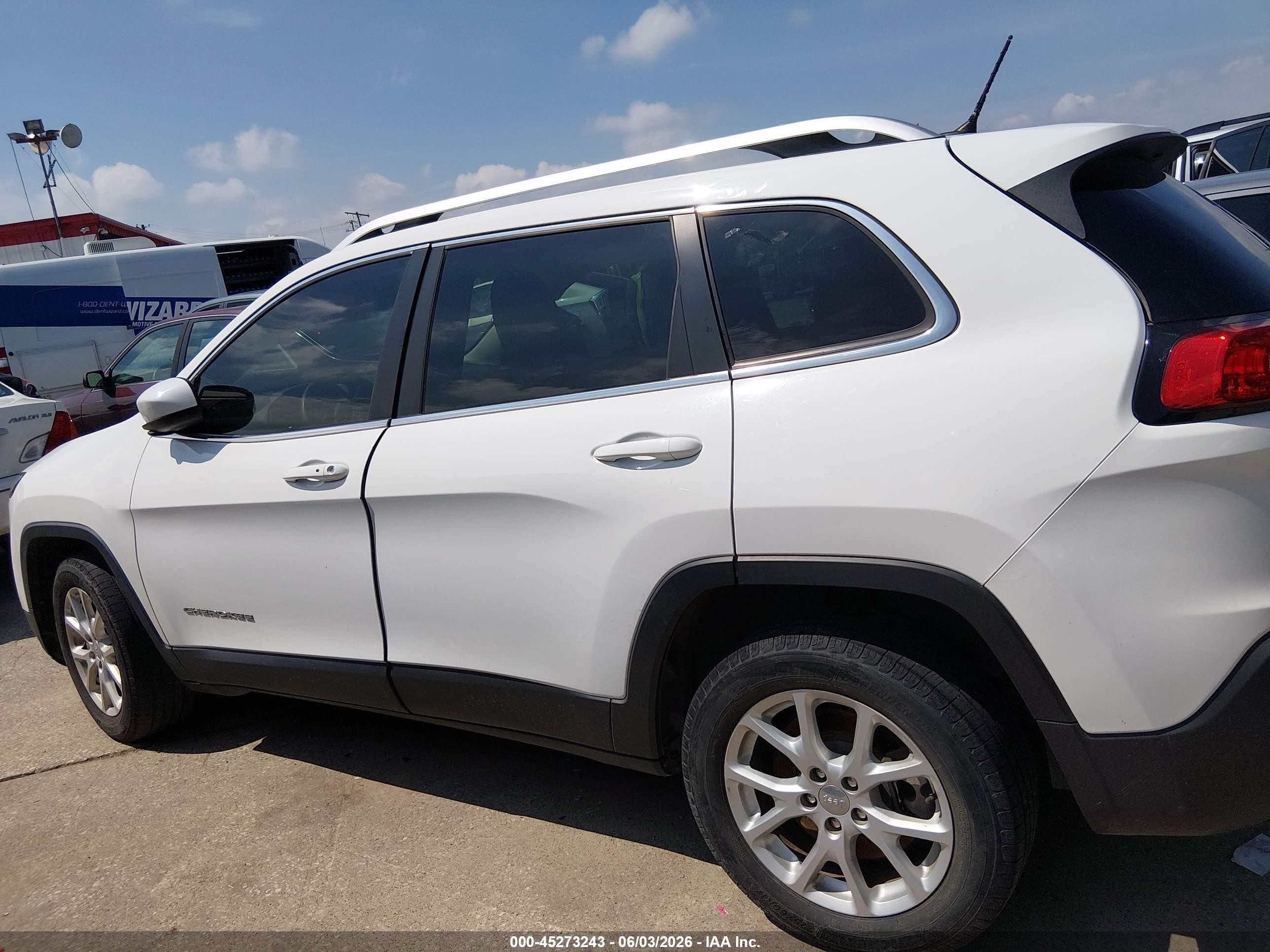 2015 Jeep Cherokee Latitude White vin: 1C4PJLCS4FW572737