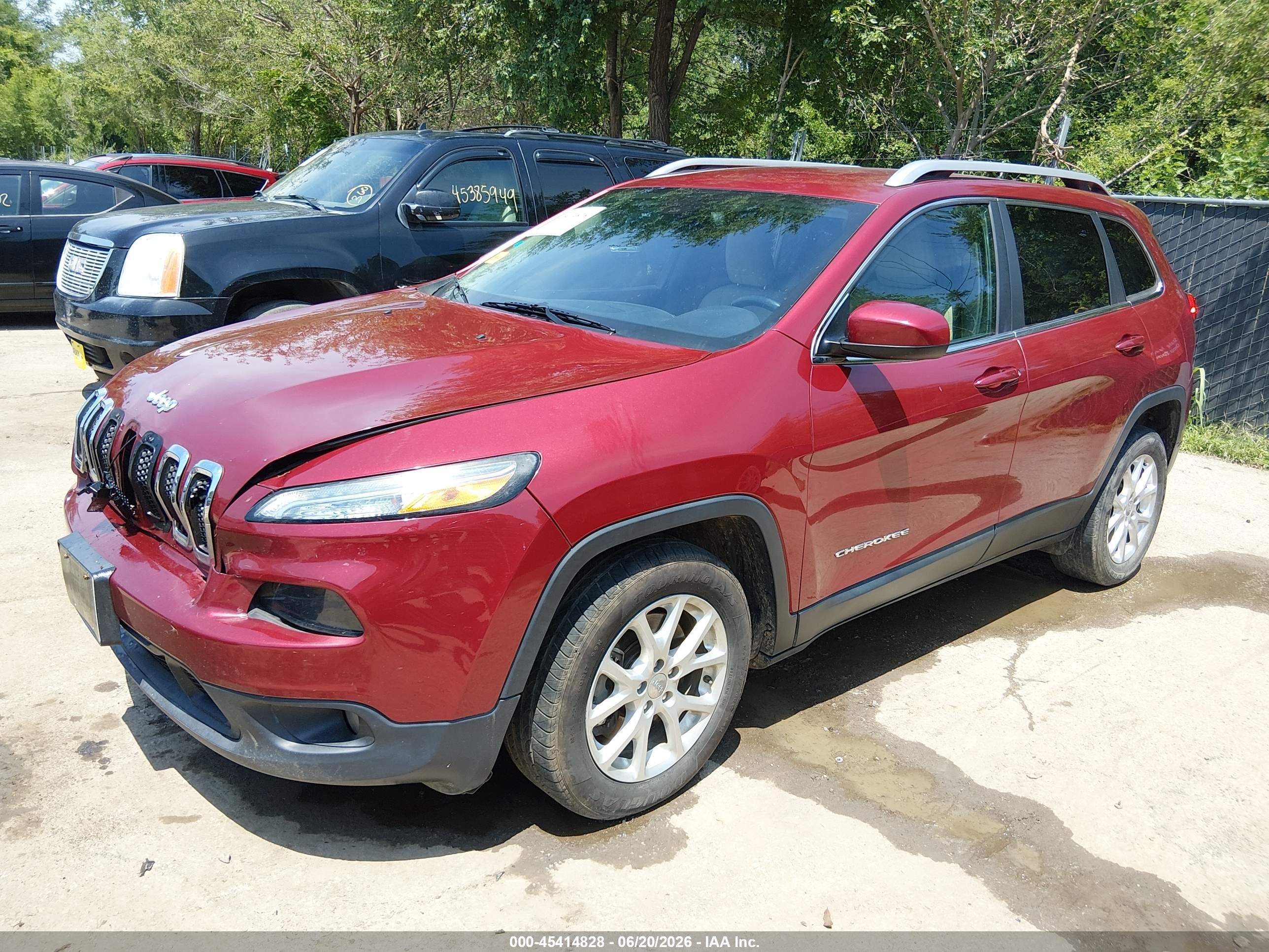 2015 Jeep Cherokee Latitude Red vin: 1C4PJLCS4FW706694