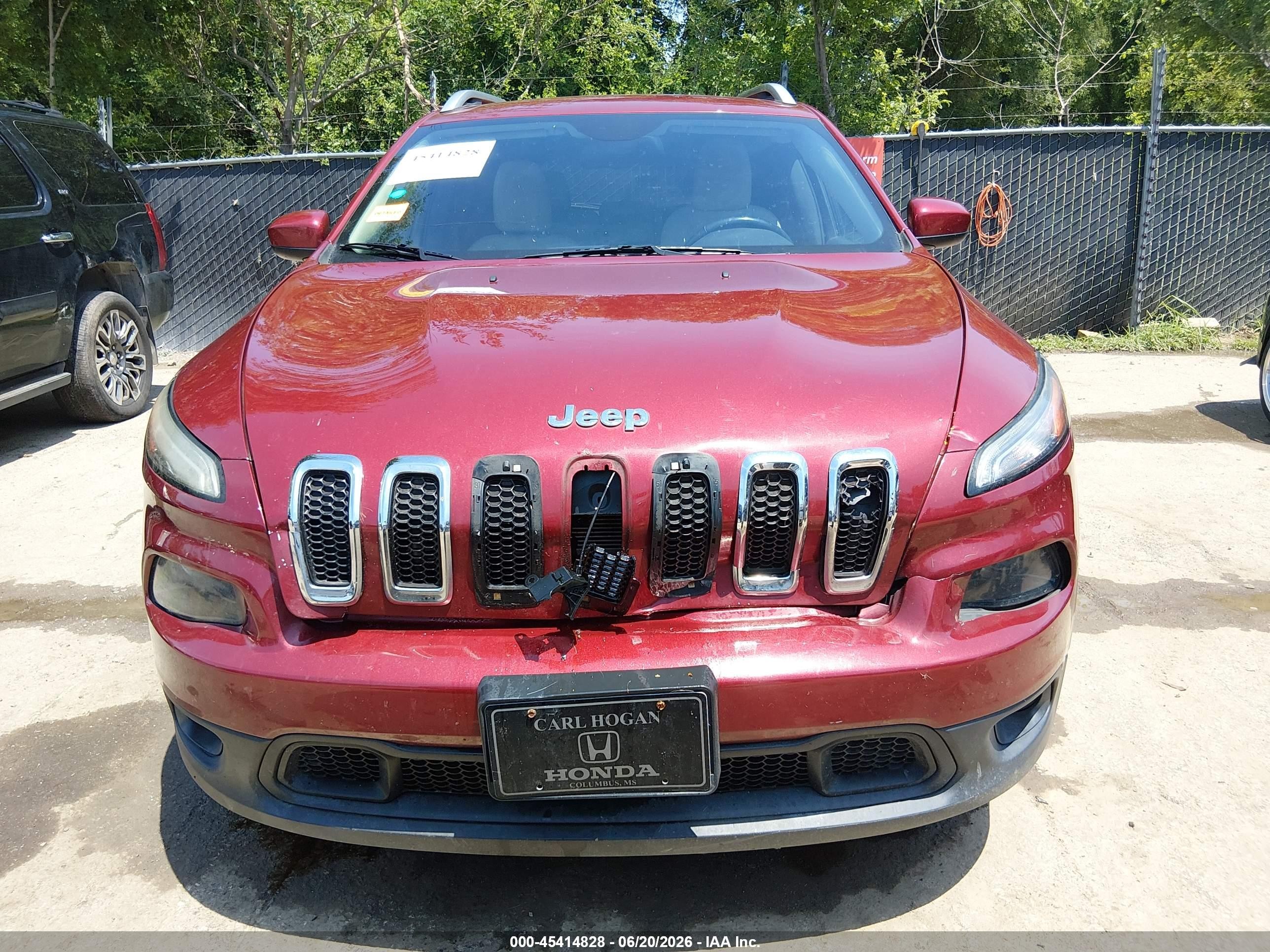 2015 Jeep Cherokee Latitude Red vin: 1C4PJLCS4FW706694