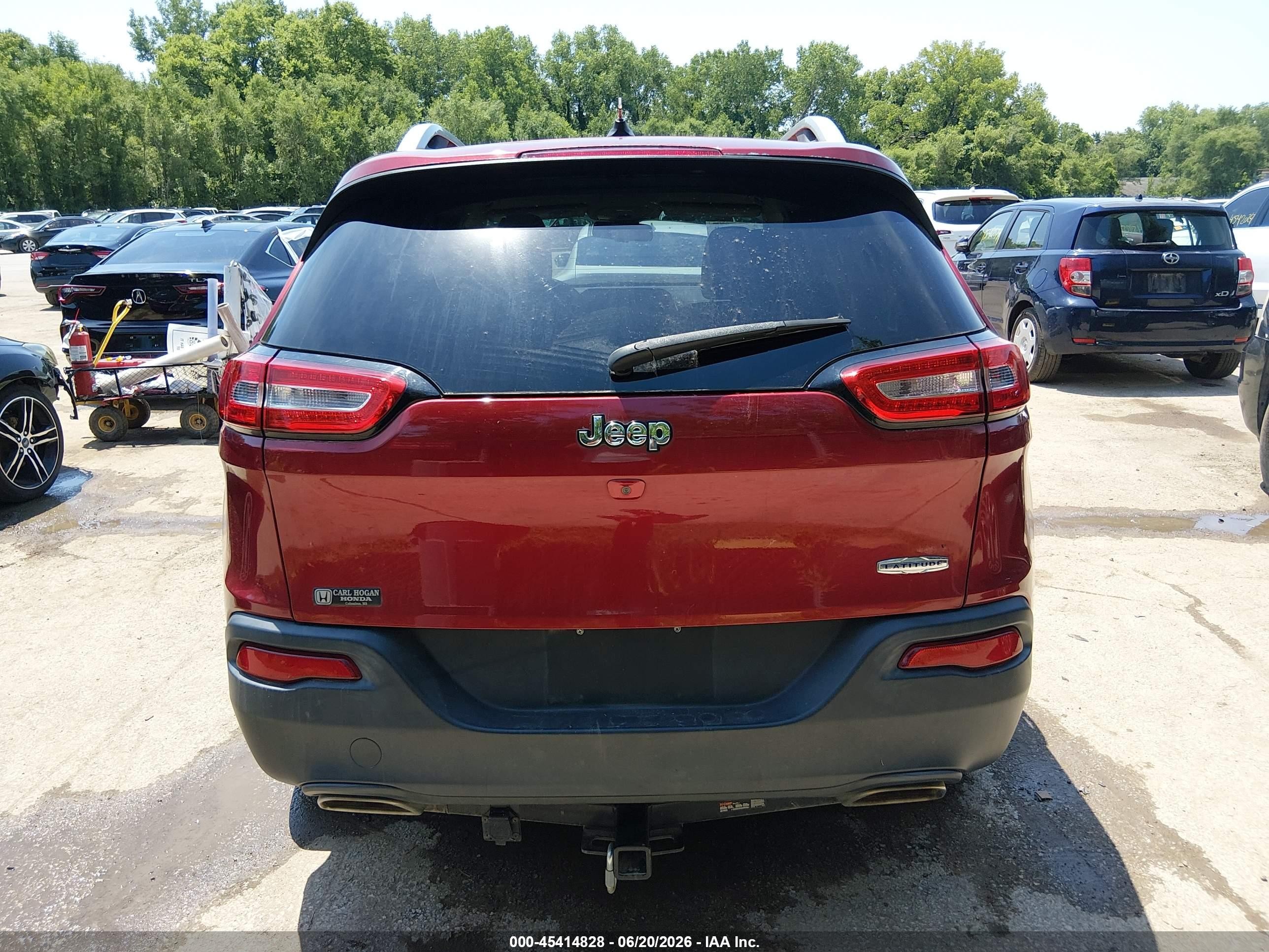 2015 Jeep Cherokee Latitude Red vin: 1C4PJLCS4FW706694