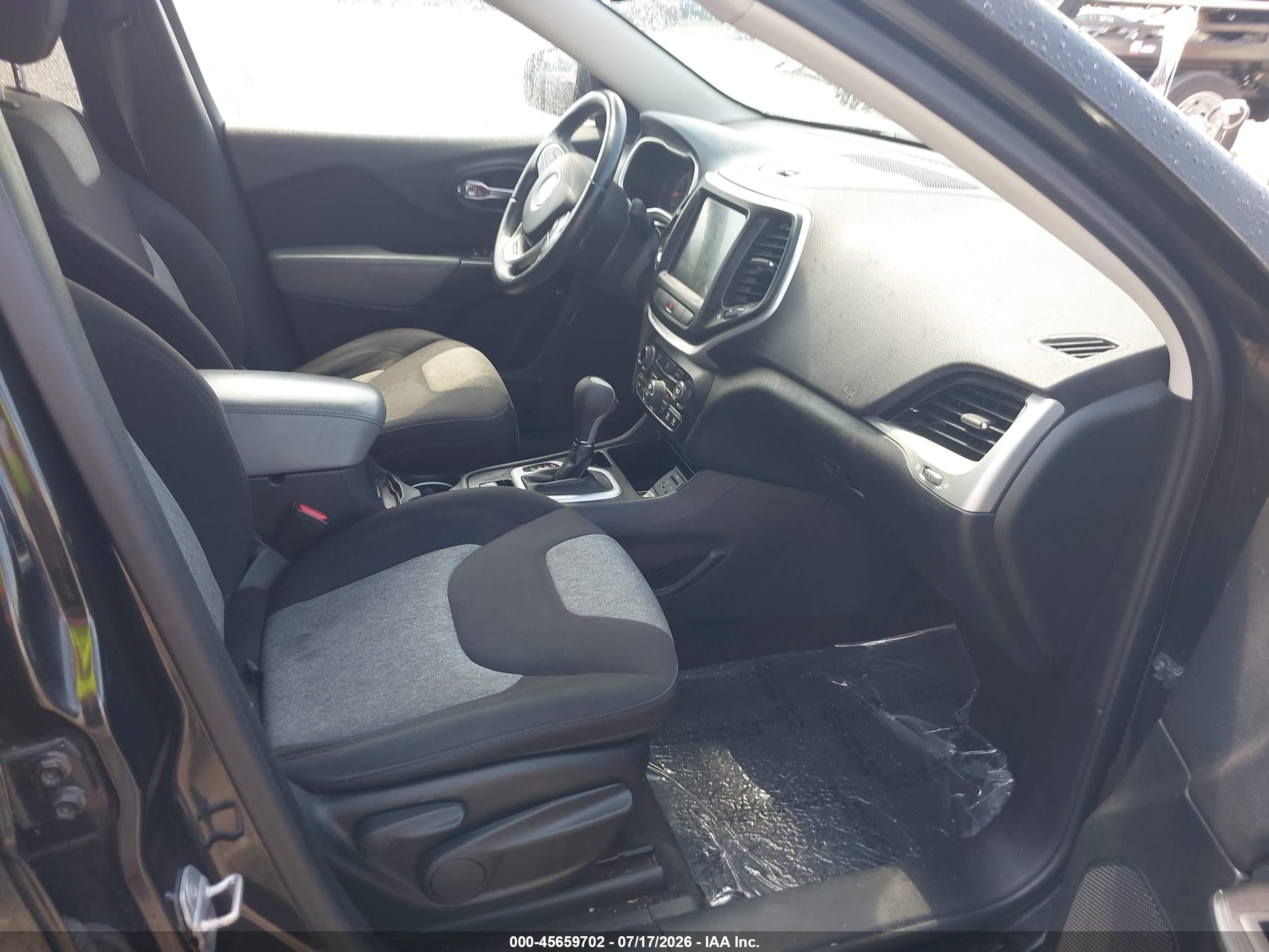 2014 Jeep Cherokee Latitude Черный vin: 1C4PJLCS5EW117183